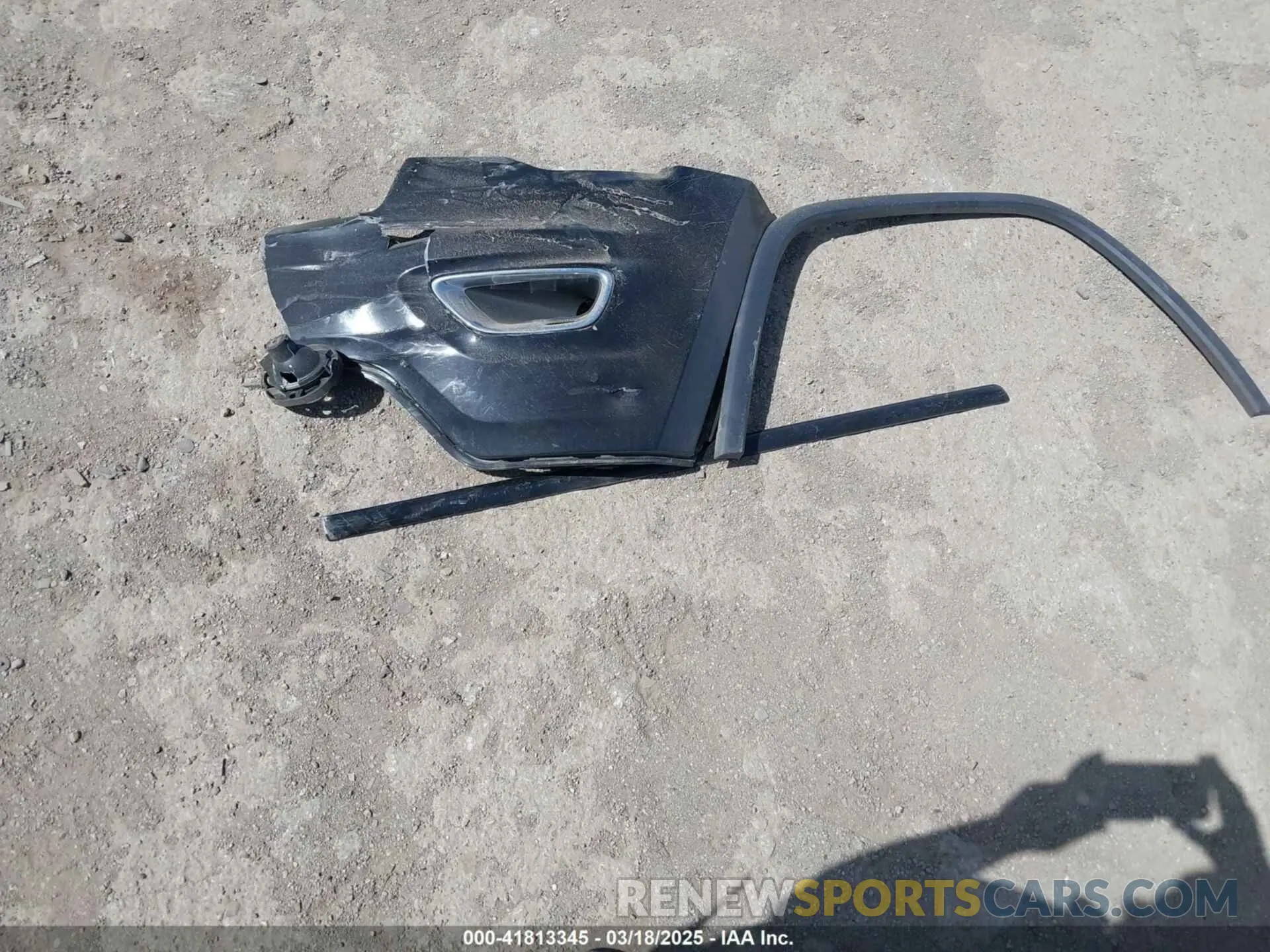 11 Photograph of a damaged car 1C4RJFBG0KC842131 JEEP GRAND CHEROKEE 2019