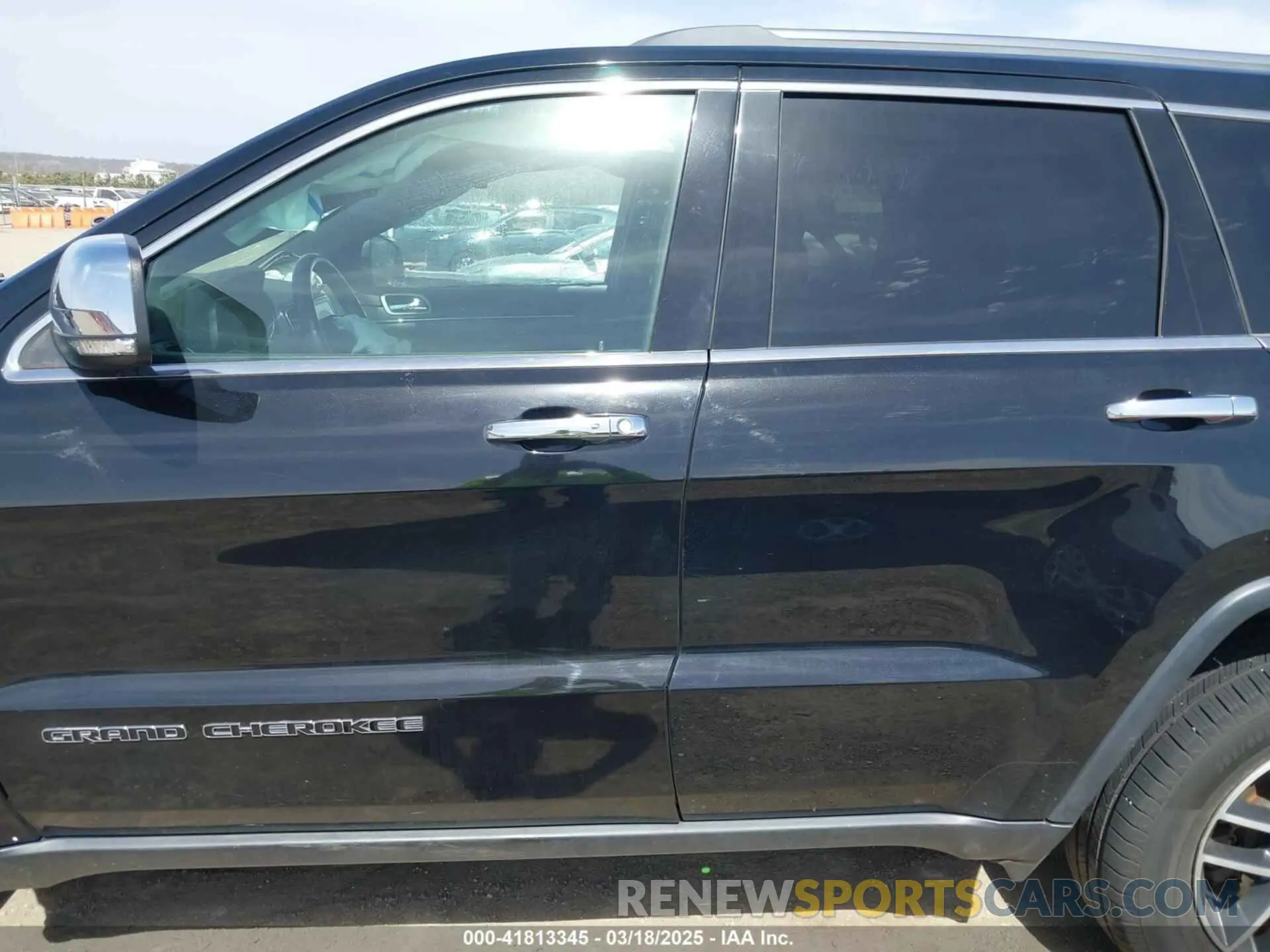 14 Photograph of a damaged car 1C4RJFBG0KC842131 JEEP GRAND CHEROKEE 2019
