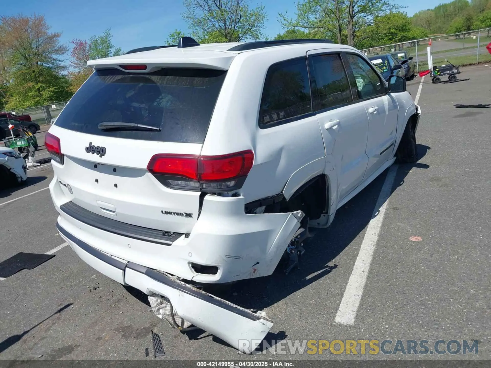4 Photograph of a damaged car 1C4RJFBG1KC679229 JEEP GRAND CHEROKEE 2019