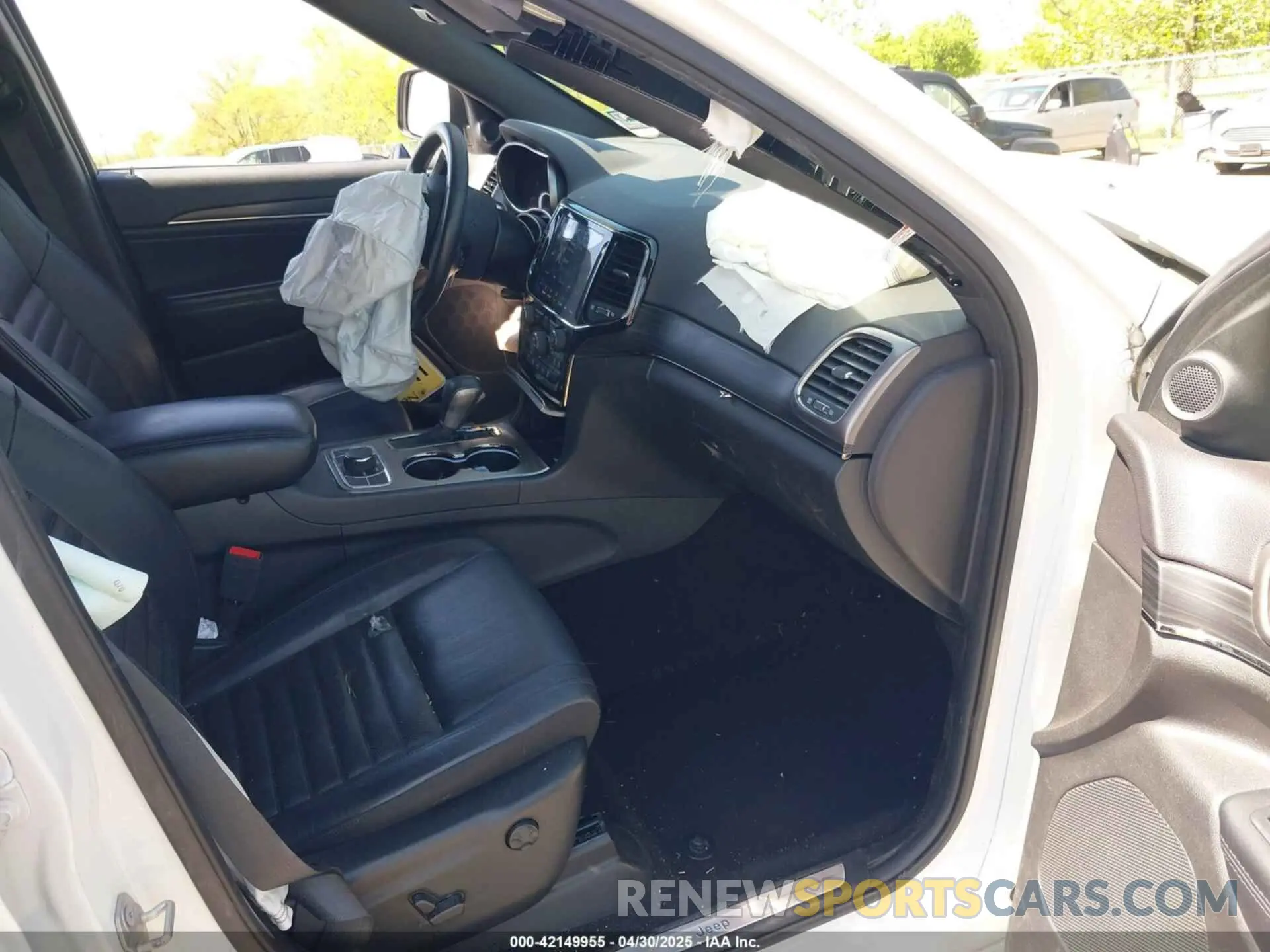 5 Photograph of a damaged car 1C4RJFBG1KC679229 JEEP GRAND CHEROKEE 2019