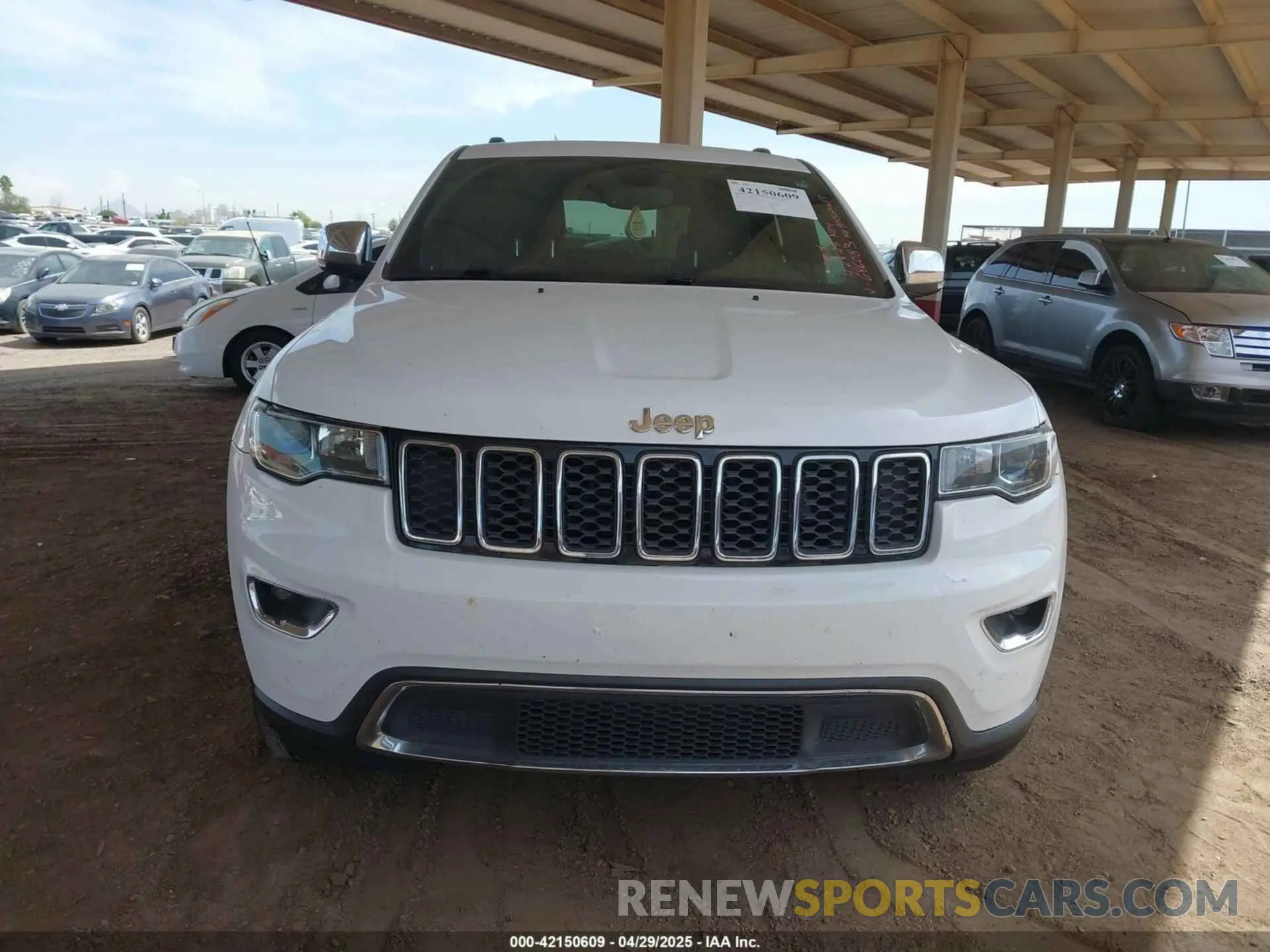 12 Photograph of a damaged car 1C4RJFBG1KC686083 JEEP GRAND CHEROKEE 2019