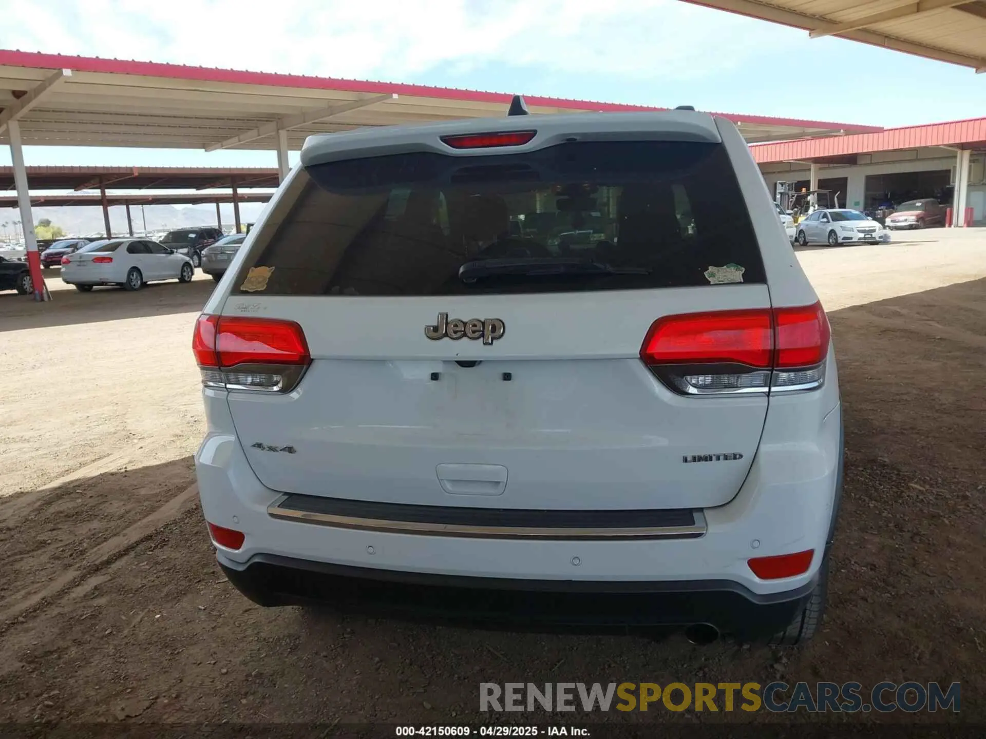 16 Photograph of a damaged car 1C4RJFBG1KC686083 JEEP GRAND CHEROKEE 2019