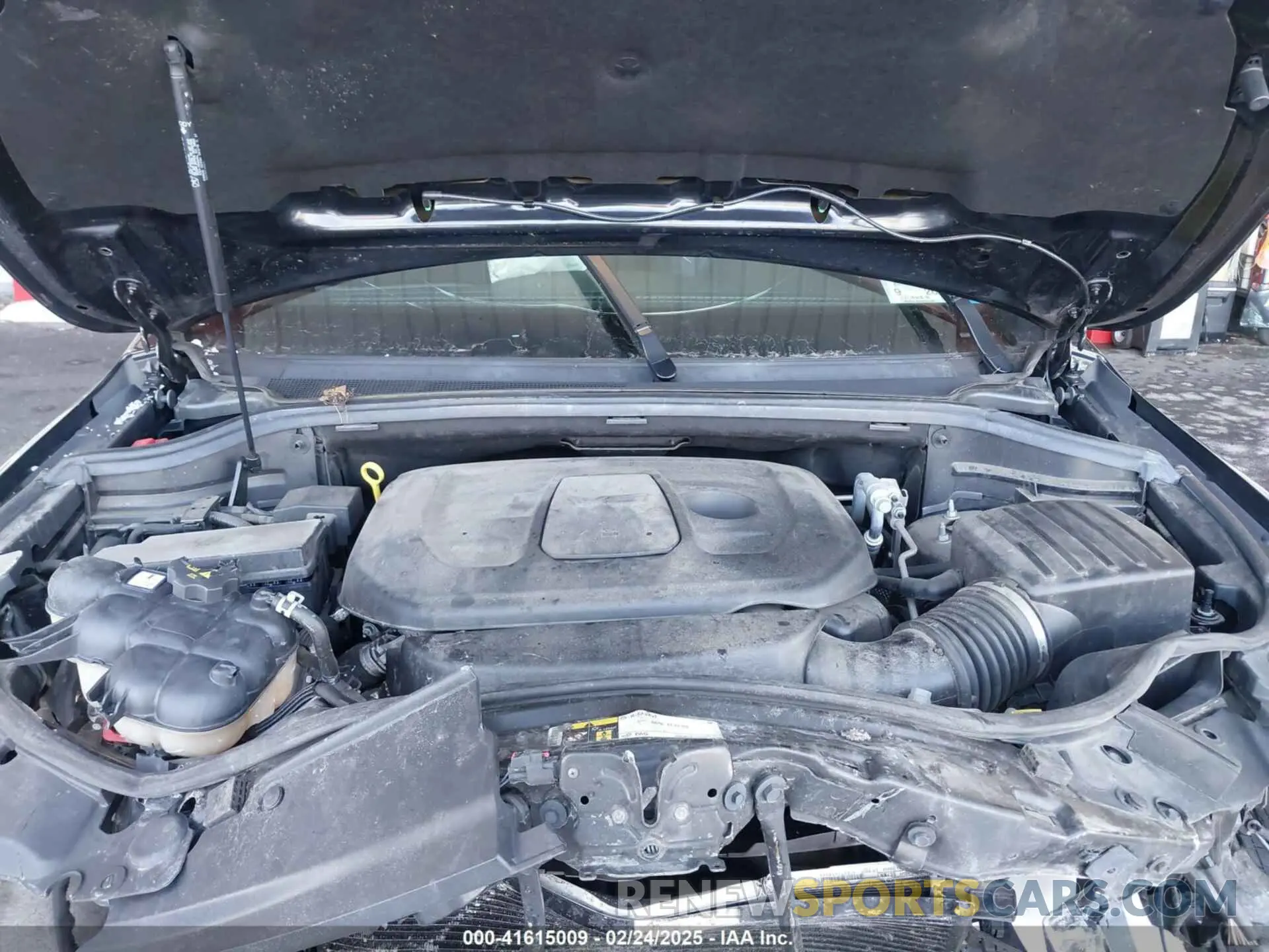 10 Photograph of a damaged car 1C4RJFBG1KC727232 JEEP GRAND CHEROKEE 2019