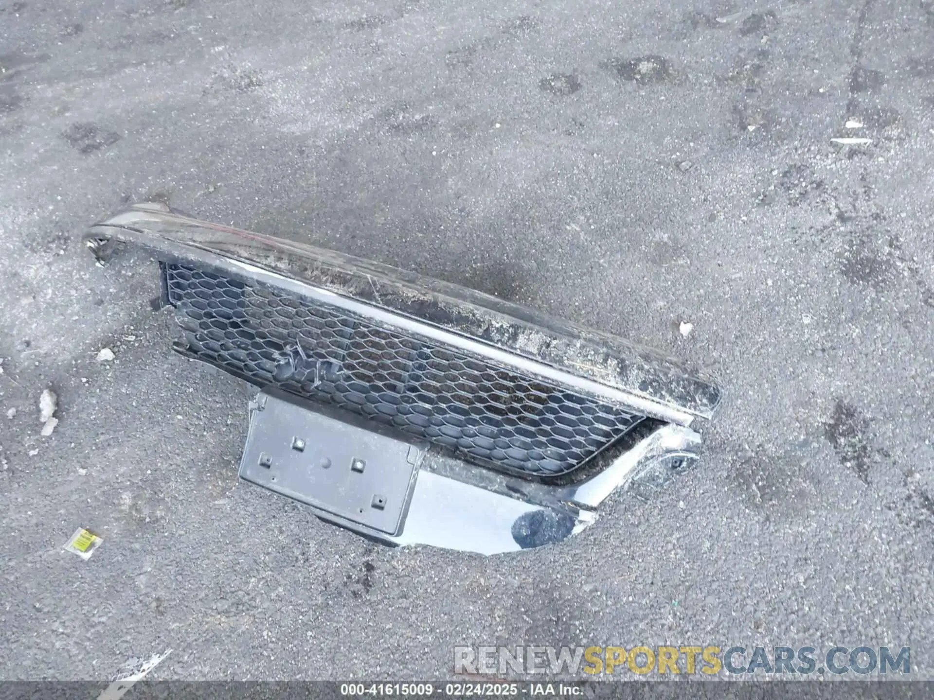 12 Photograph of a damaged car 1C4RJFBG1KC727232 JEEP GRAND CHEROKEE 2019