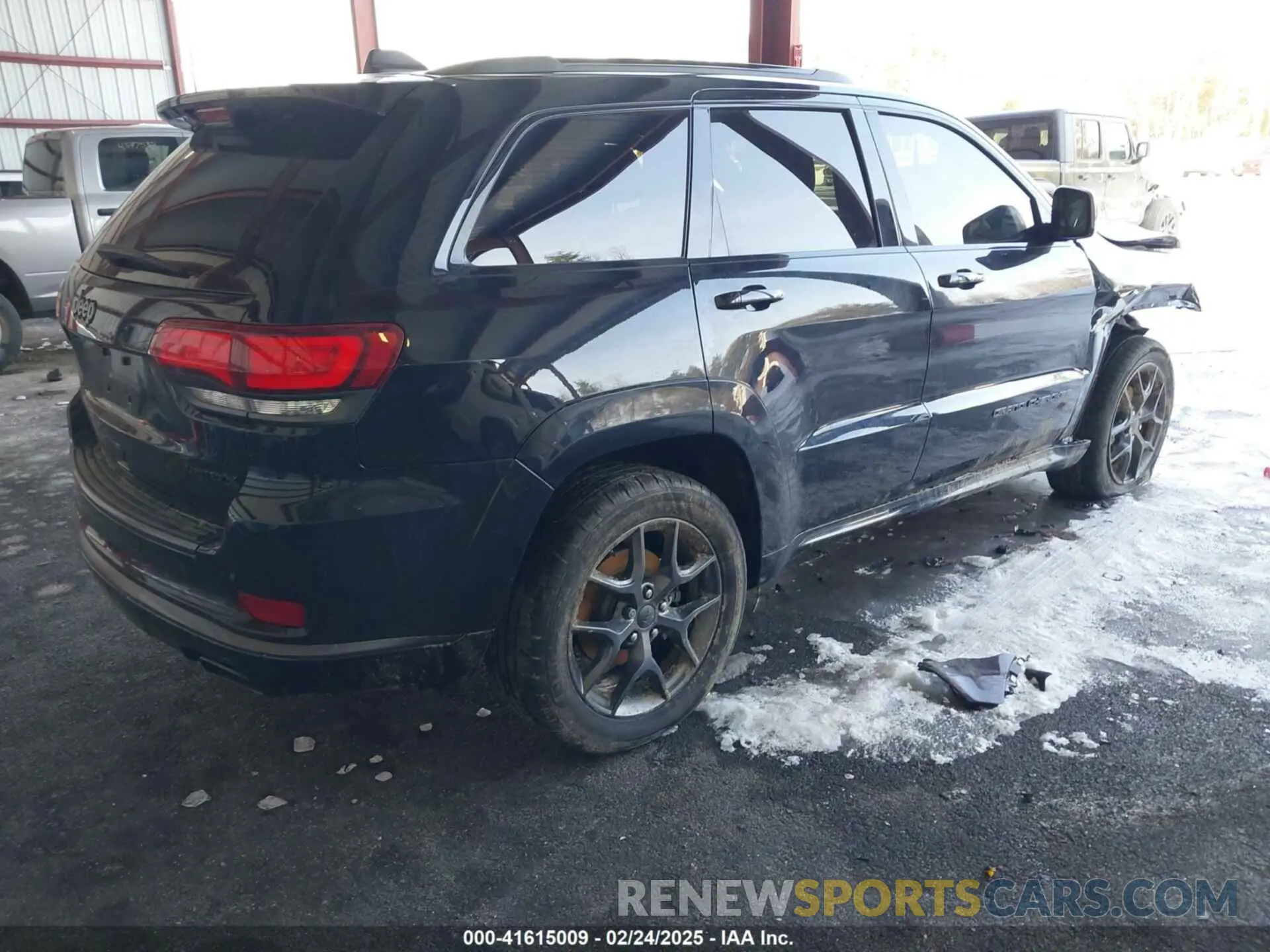 4 Photograph of a damaged car 1C4RJFBG1KC727232 JEEP GRAND CHEROKEE 2019