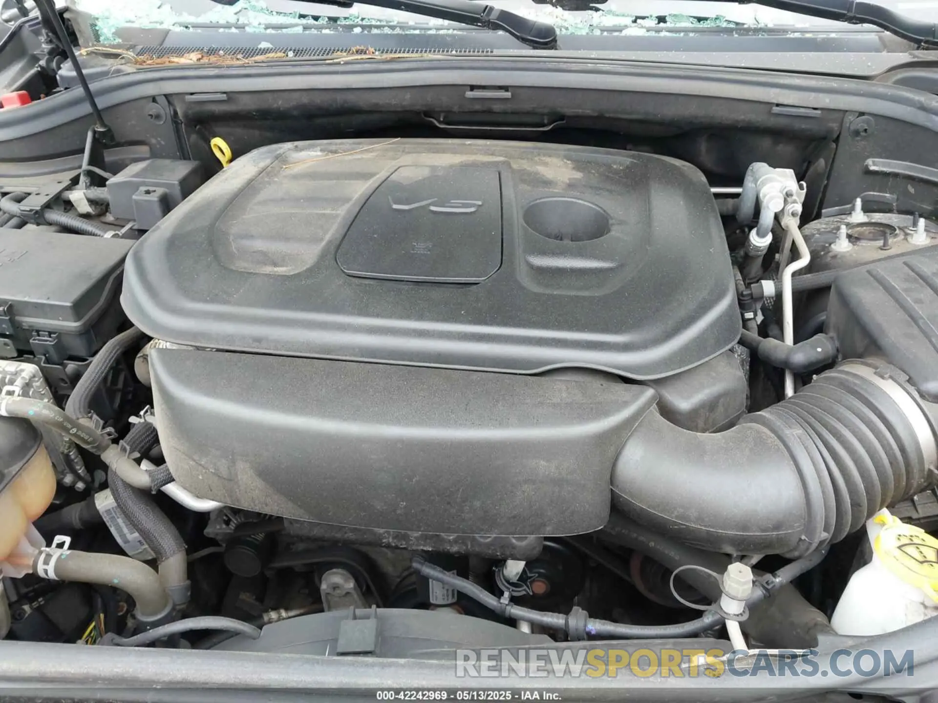 10 Photograph of a damaged car 1C4RJFBG1KC772977 JEEP GRAND CHEROKEE 2019