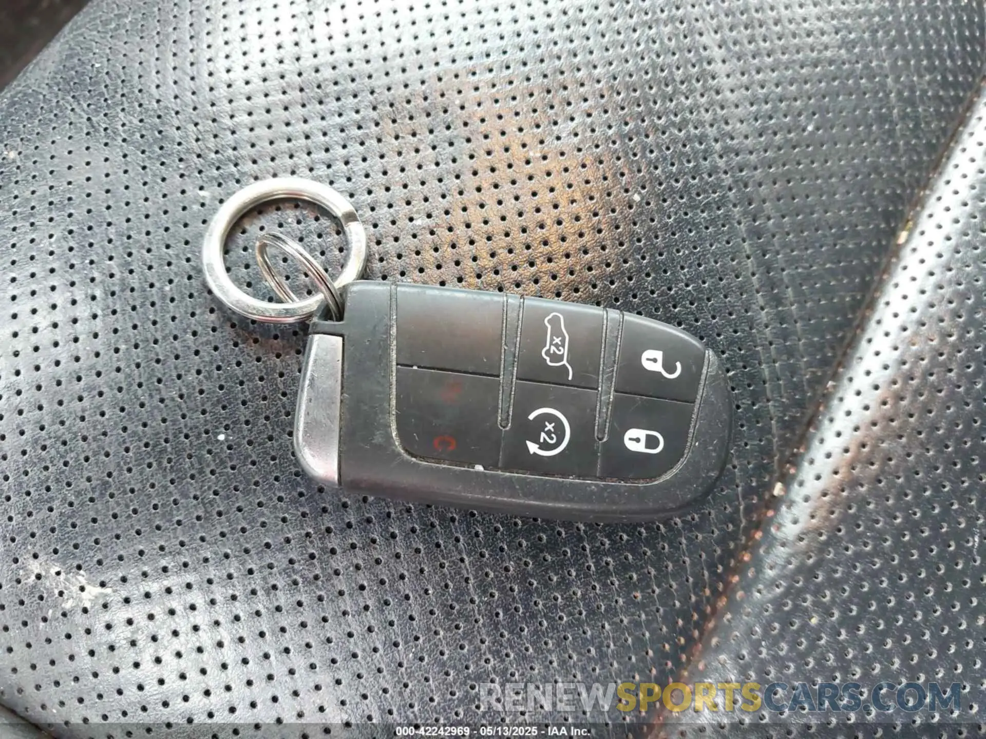 11 Photograph of a damaged car 1C4RJFBG1KC772977 JEEP GRAND CHEROKEE 2019