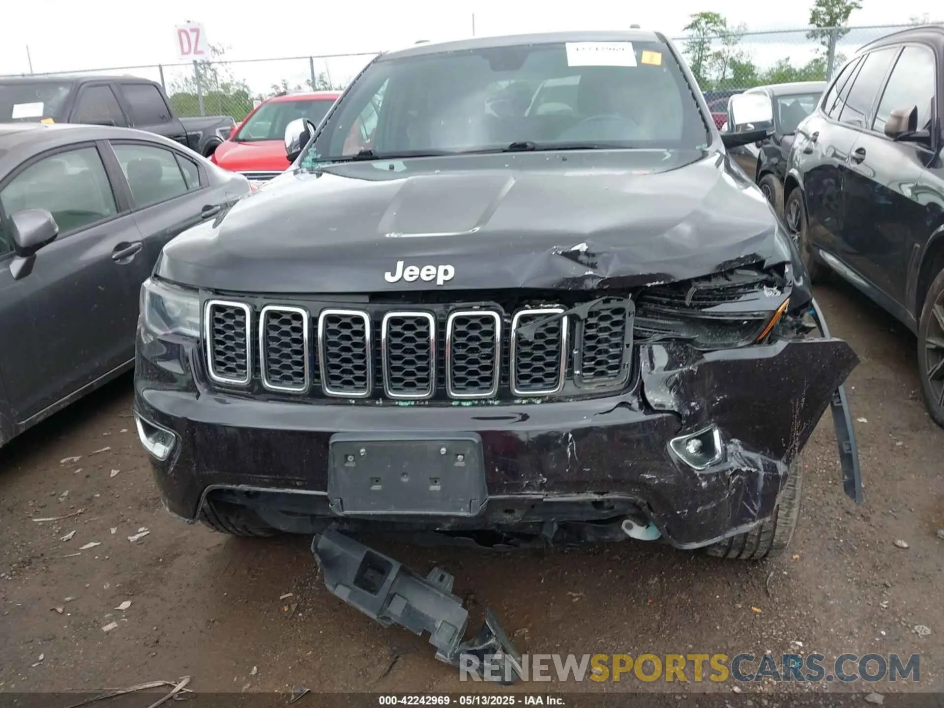 13 Photograph of a damaged car 1C4RJFBG1KC772977 JEEP GRAND CHEROKEE 2019