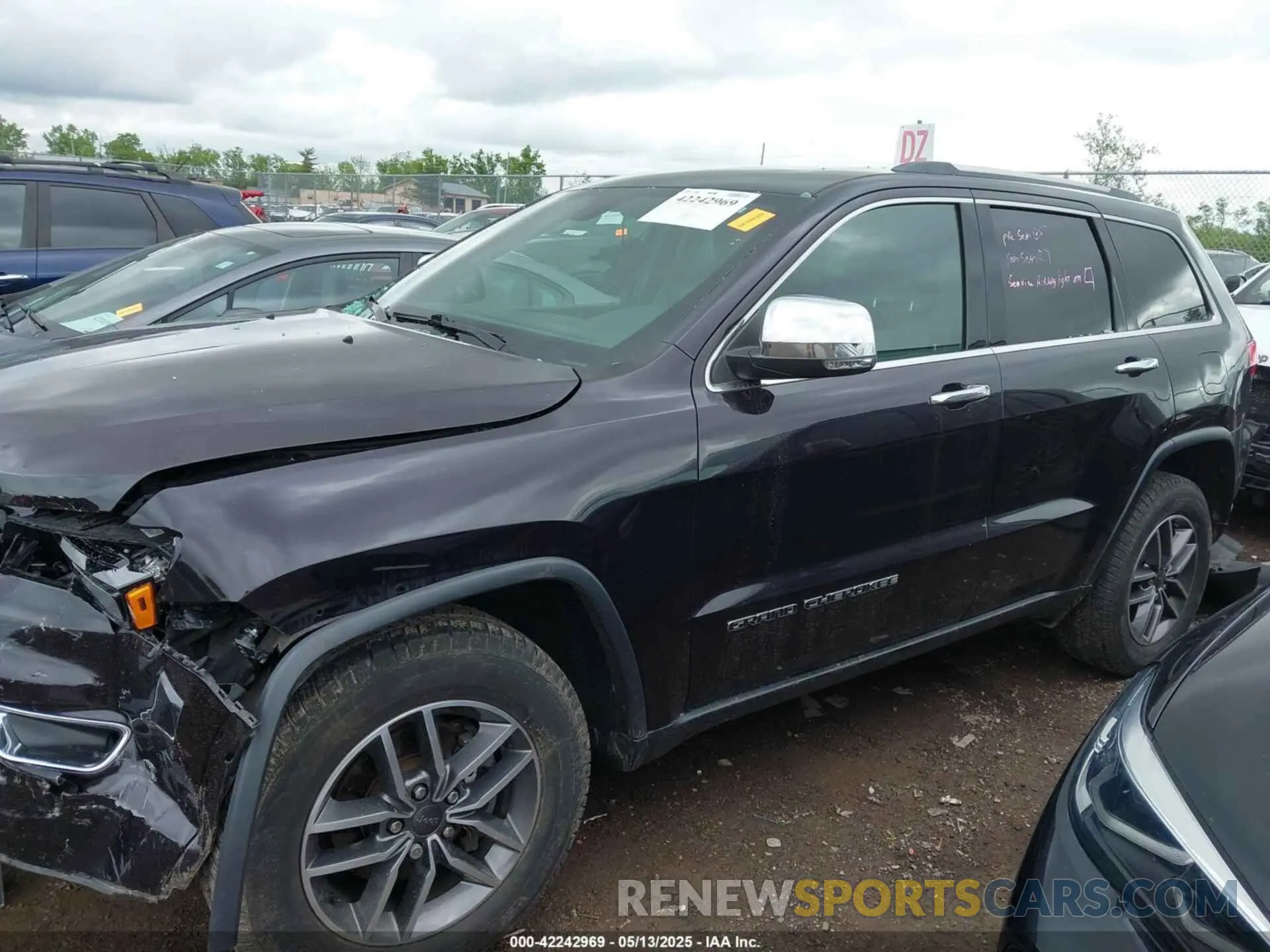 15 Photograph of a damaged car 1C4RJFBG1KC772977 JEEP GRAND CHEROKEE 2019