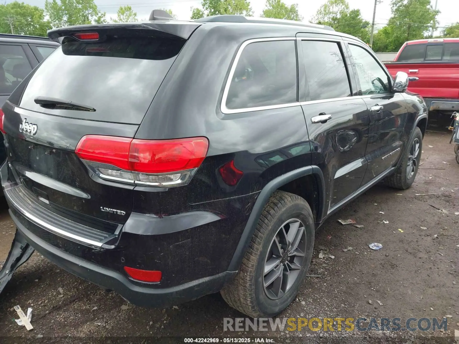 4 Photograph of a damaged car 1C4RJFBG1KC772977 JEEP GRAND CHEROKEE 2019