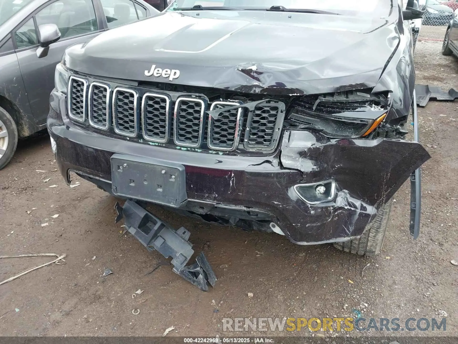 6 Photograph of a damaged car 1C4RJFBG1KC772977 JEEP GRAND CHEROKEE 2019
