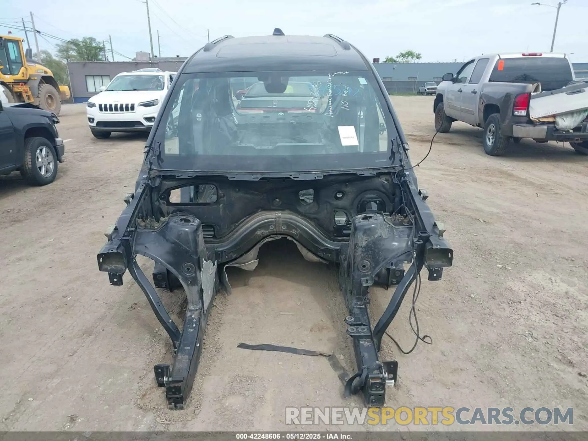 11 Photograph of a damaged car 1C4RJFBG2KC549542 JEEP GRAND CHEROKEE 2019