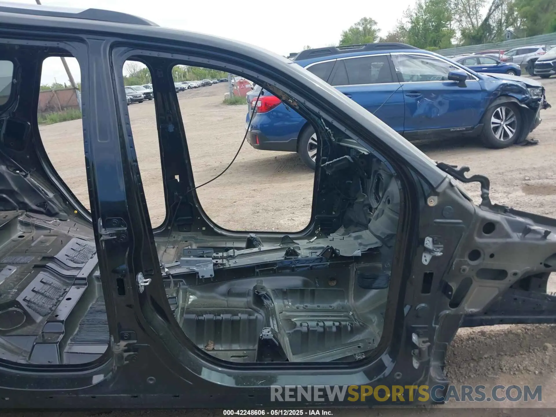 12 Photograph of a damaged car 1C4RJFBG2KC549542 JEEP GRAND CHEROKEE 2019