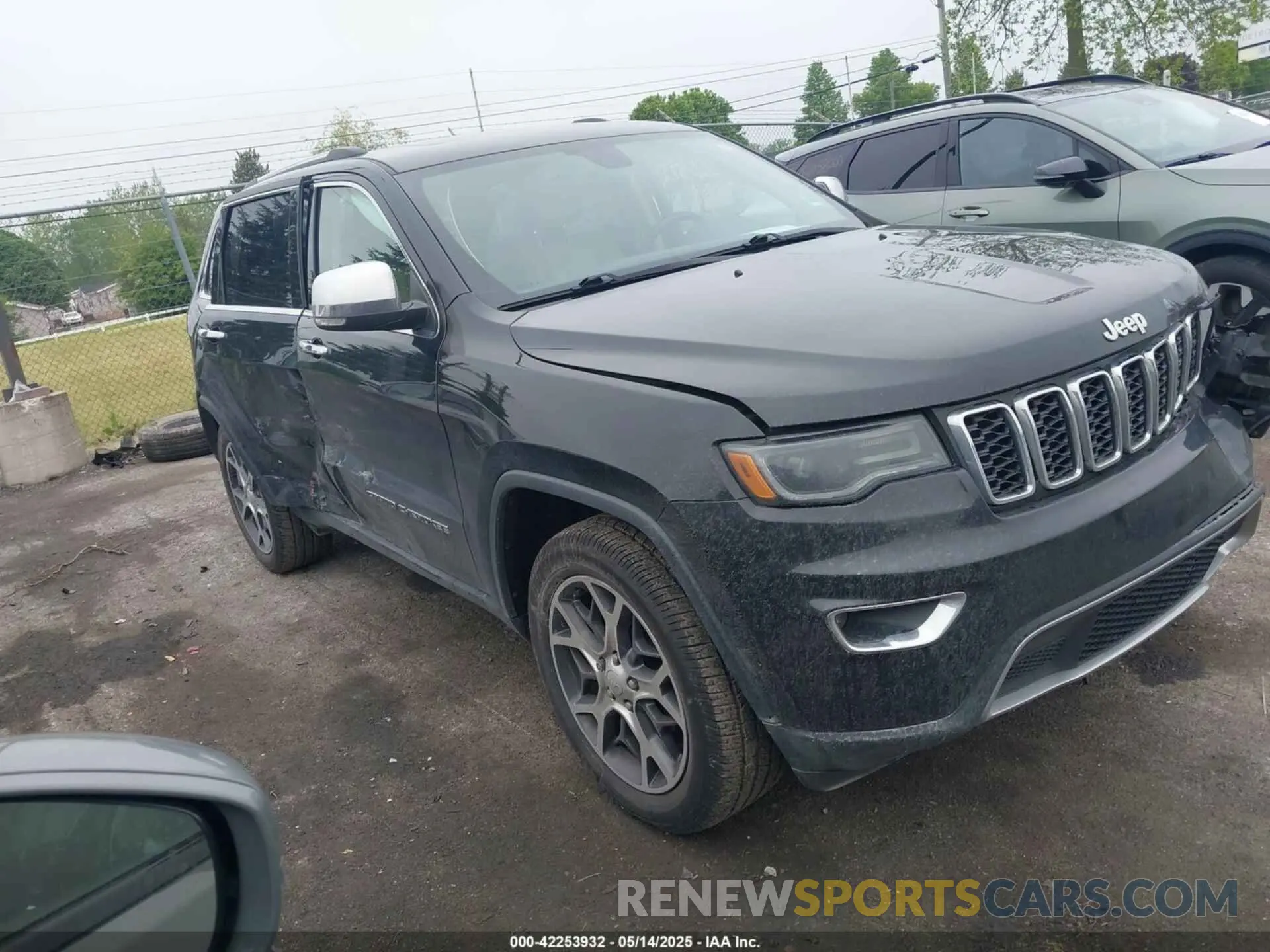 1 Photograph of a damaged car 1C4RJFBG2KC608718 JEEP GRAND CHEROKEE 2019