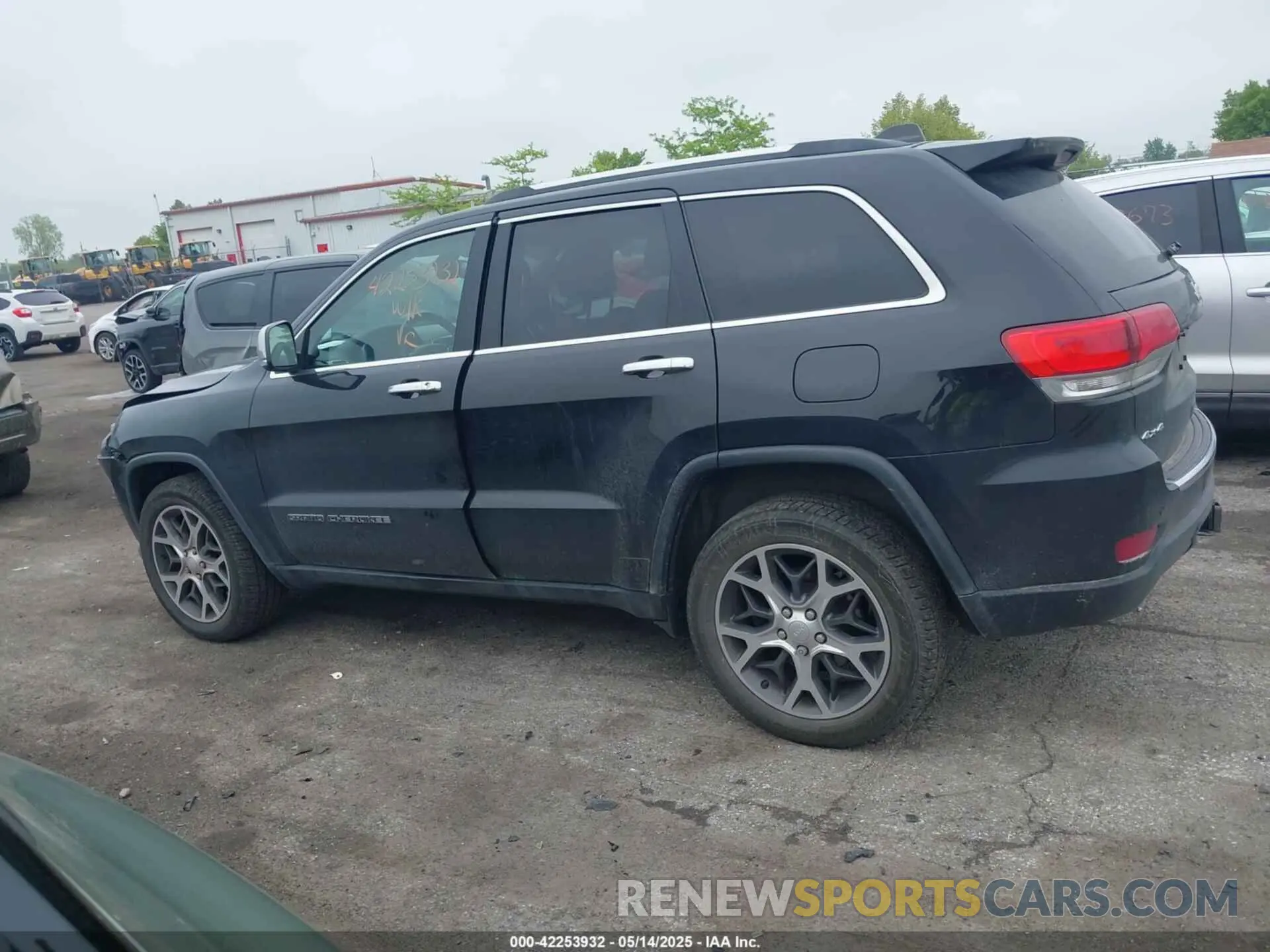 14 Photograph of a damaged car 1C4RJFBG2KC608718 JEEP GRAND CHEROKEE 2019