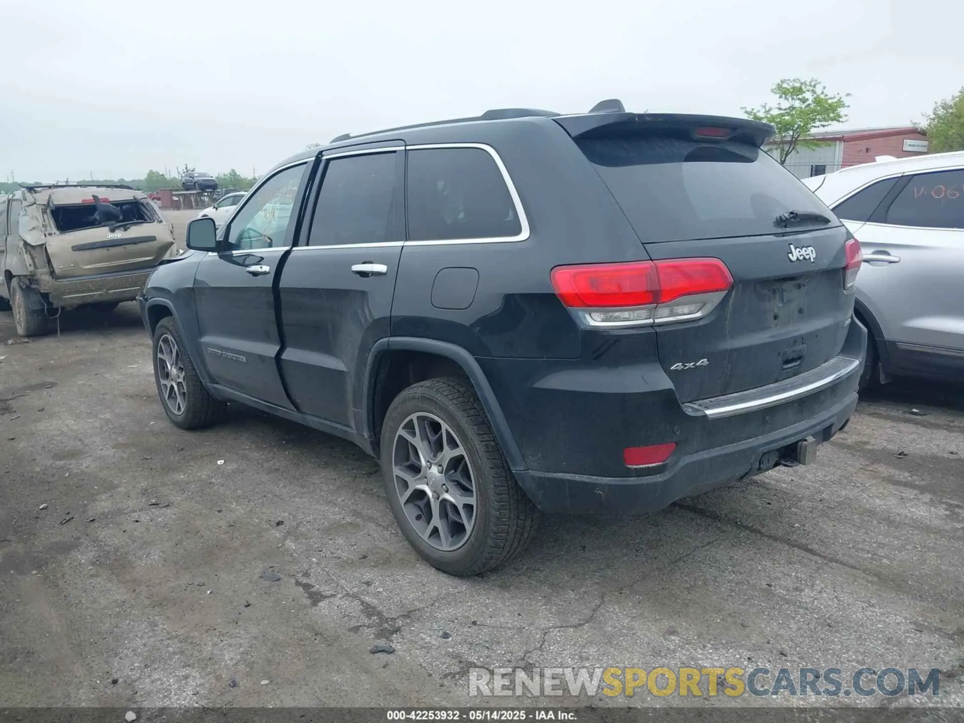 3 Photograph of a damaged car 1C4RJFBG2KC608718 JEEP GRAND CHEROKEE 2019