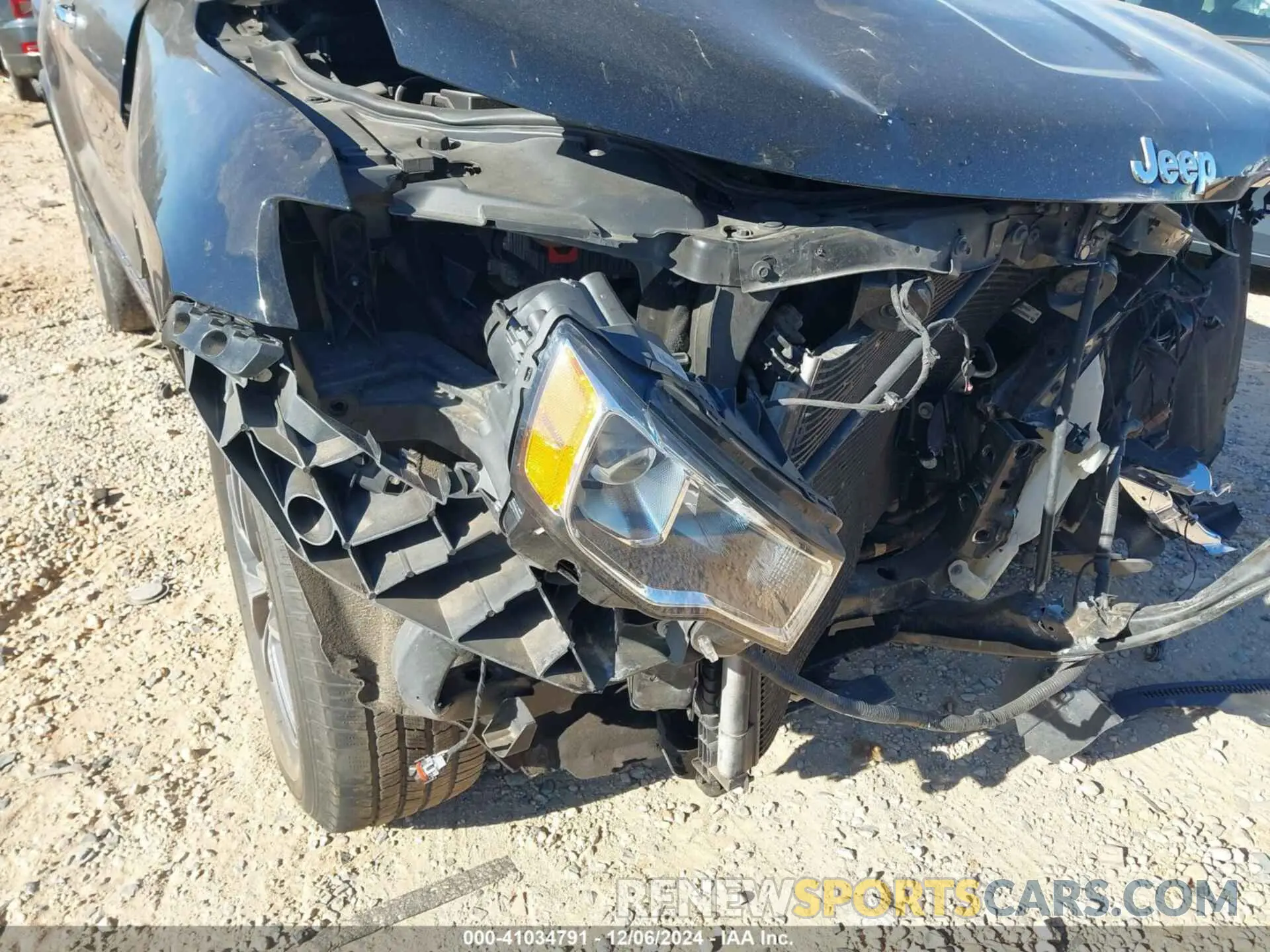 6 Photograph of a damaged car 1C4RJFBG2KC712044 JEEP GRAND CHEROKEE 2019