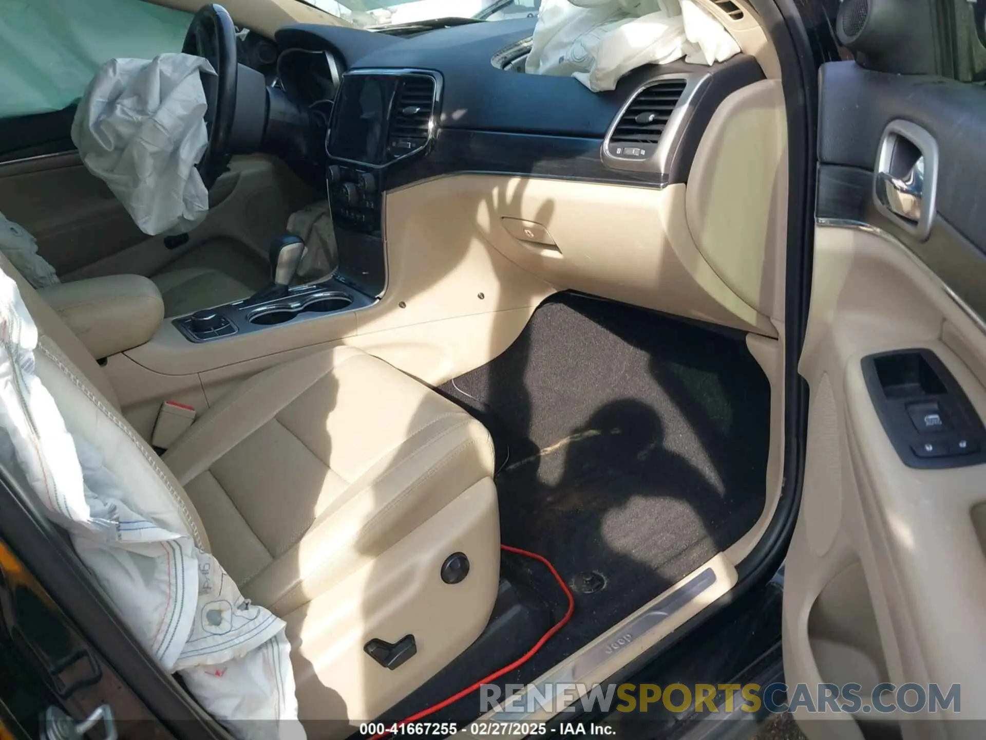 1 Photograph of a damaged car 1C4RJFBG2KC749160 JEEP GRAND CHEROKEE 2019
