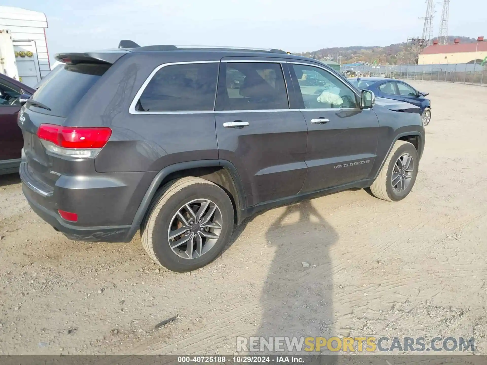 4 Photograph of a damaged car 1C4RJFBG3KC637113 JEEP GRAND CHEROKEE 2019