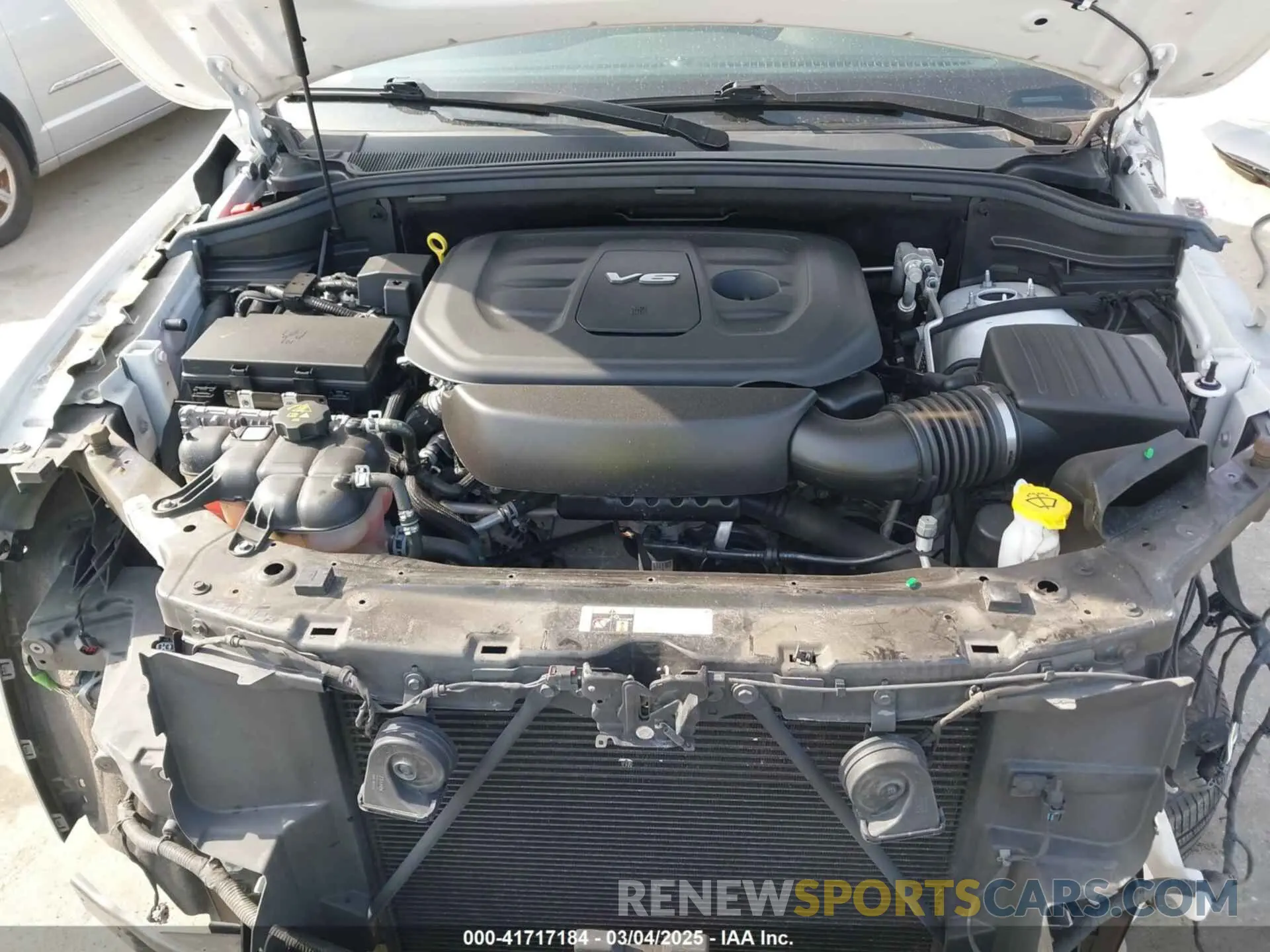 10 Photograph of a damaged car 1C4RJFBG3KC670595 JEEP GRAND CHEROKEE 2019