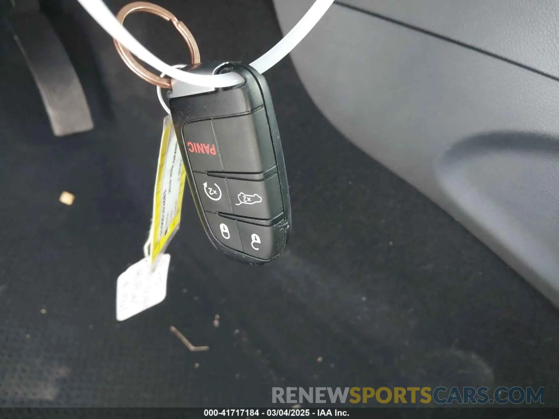 11 Photograph of a damaged car 1C4RJFBG3KC670595 JEEP GRAND CHEROKEE 2019