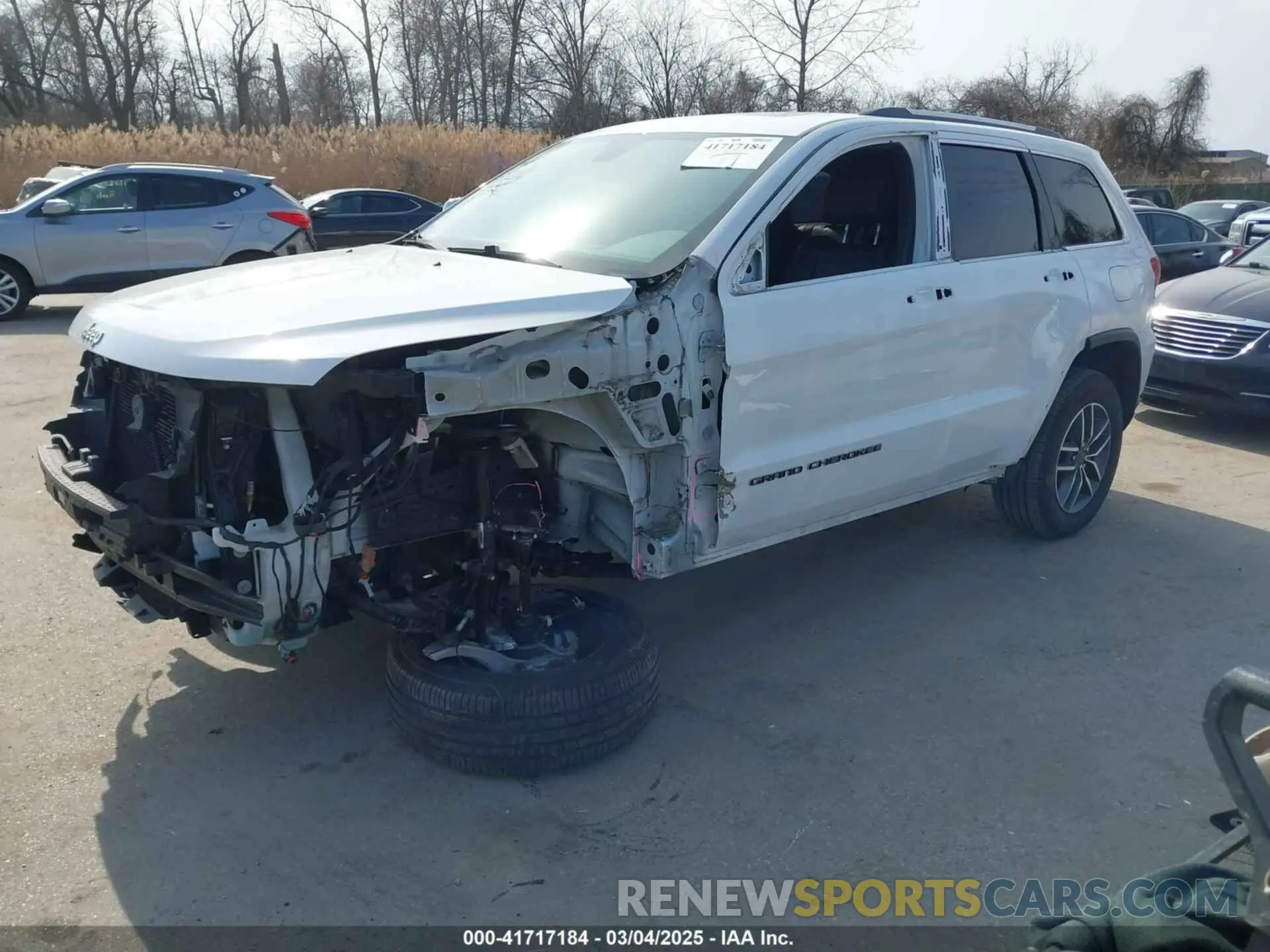 2 Photograph of a damaged car 1C4RJFBG3KC670595 JEEP GRAND CHEROKEE 2019