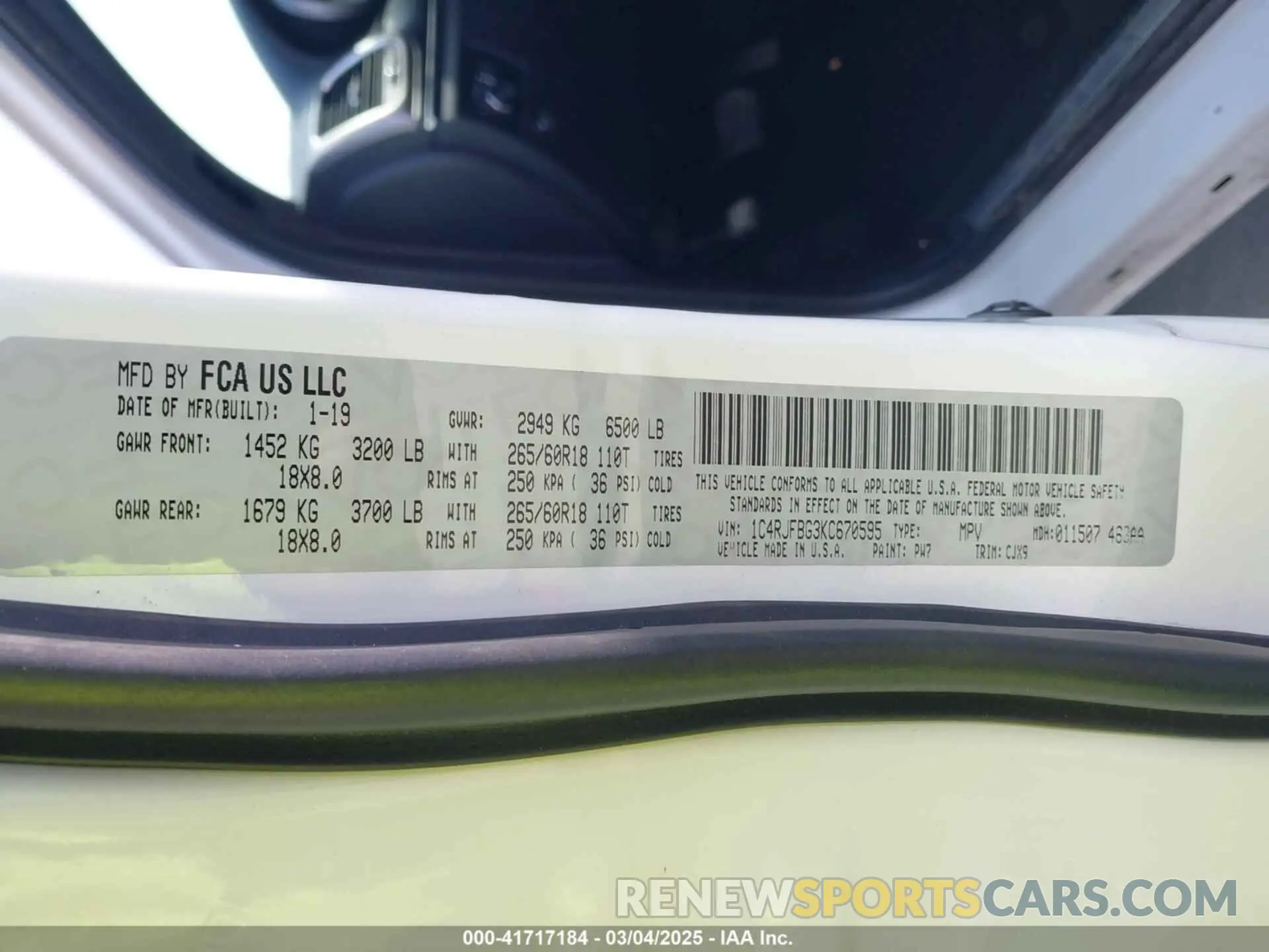 9 Photograph of a damaged car 1C4RJFBG3KC670595 JEEP GRAND CHEROKEE 2019
