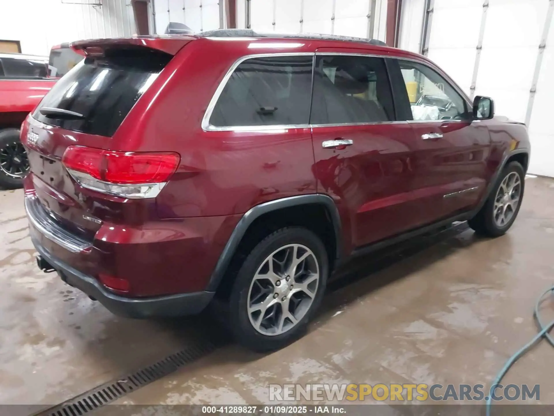 4 Photograph of a damaged car 1C4RJFBG3KC784693 JEEP GRAND CHEROKEE 2019
