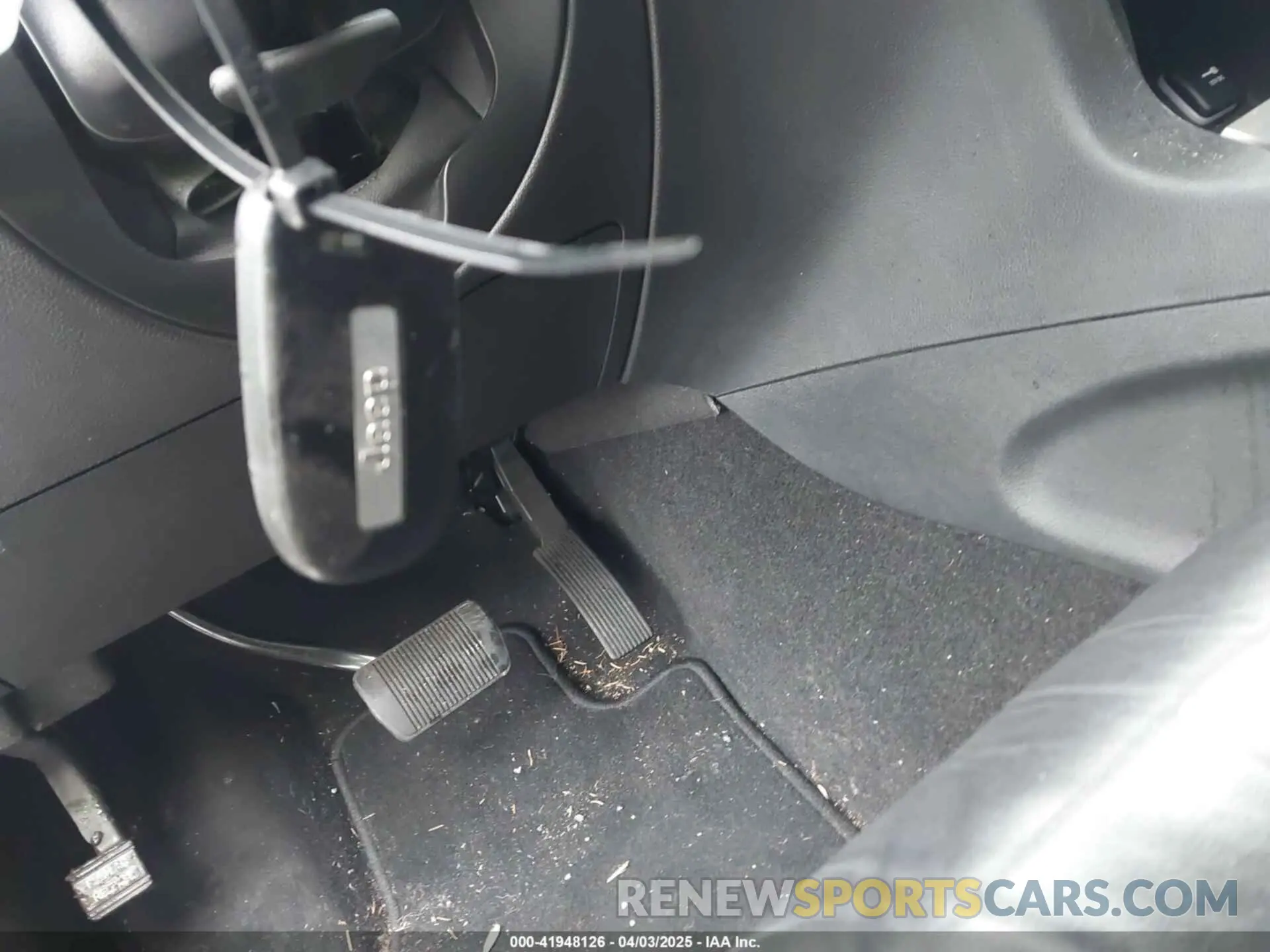 11 Photograph of a damaged car 1C4RJFBG3KC829602 JEEP GRAND CHEROKEE 2019