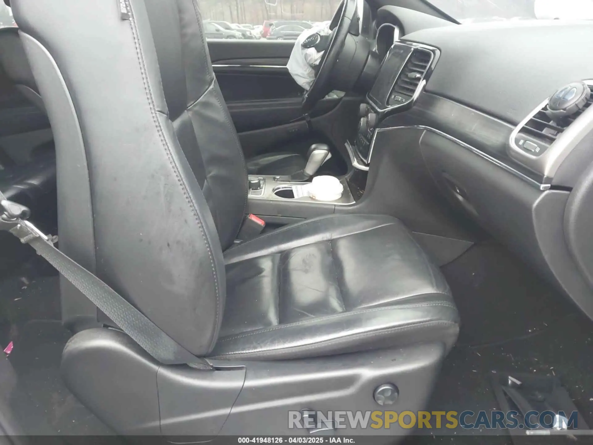 5 Photograph of a damaged car 1C4RJFBG3KC829602 JEEP GRAND CHEROKEE 2019