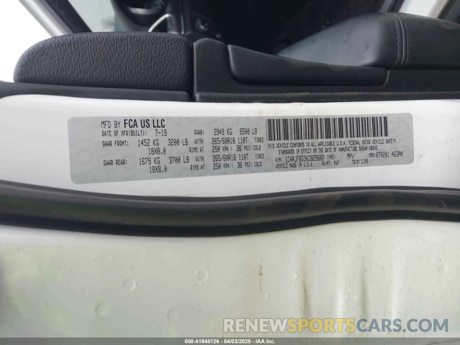 9 Photograph of a damaged car 1C4RJFBG3KC829602 JEEP GRAND CHEROKEE 2019