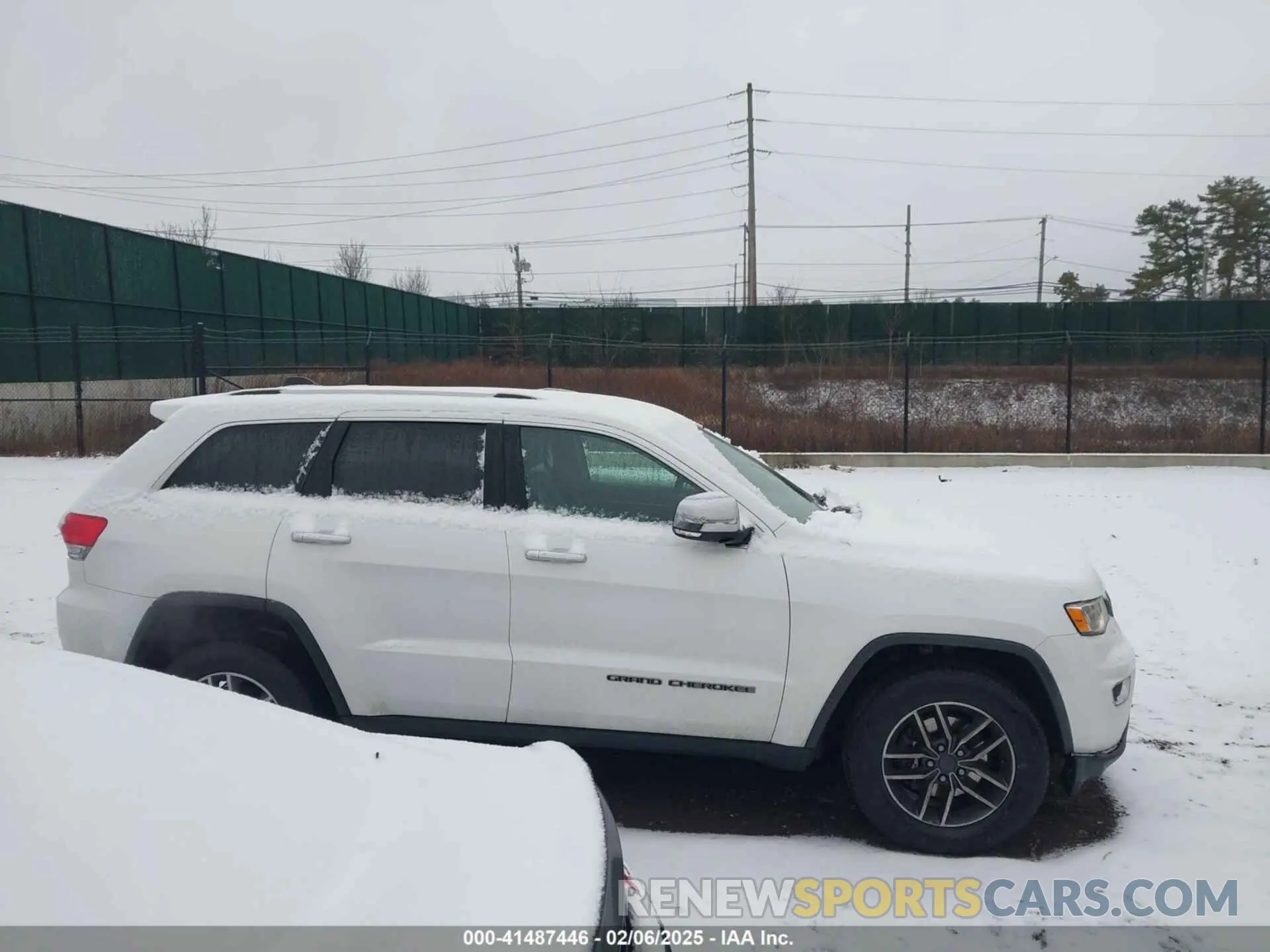 13 Photograph of a damaged car 1C4RJFBG3KC840647 JEEP GRAND CHEROKEE 2019