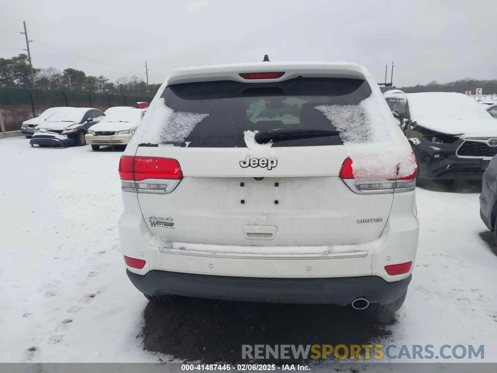 16 Photograph of a damaged car 1C4RJFBG3KC840647 JEEP GRAND CHEROKEE 2019