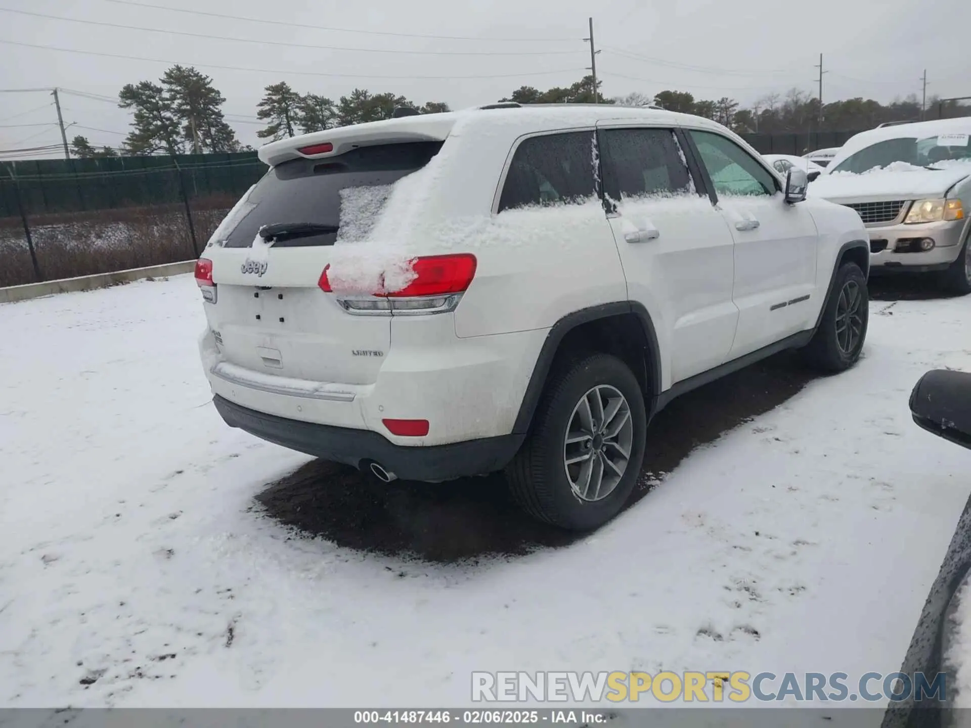 4 Photograph of a damaged car 1C4RJFBG3KC840647 JEEP GRAND CHEROKEE 2019