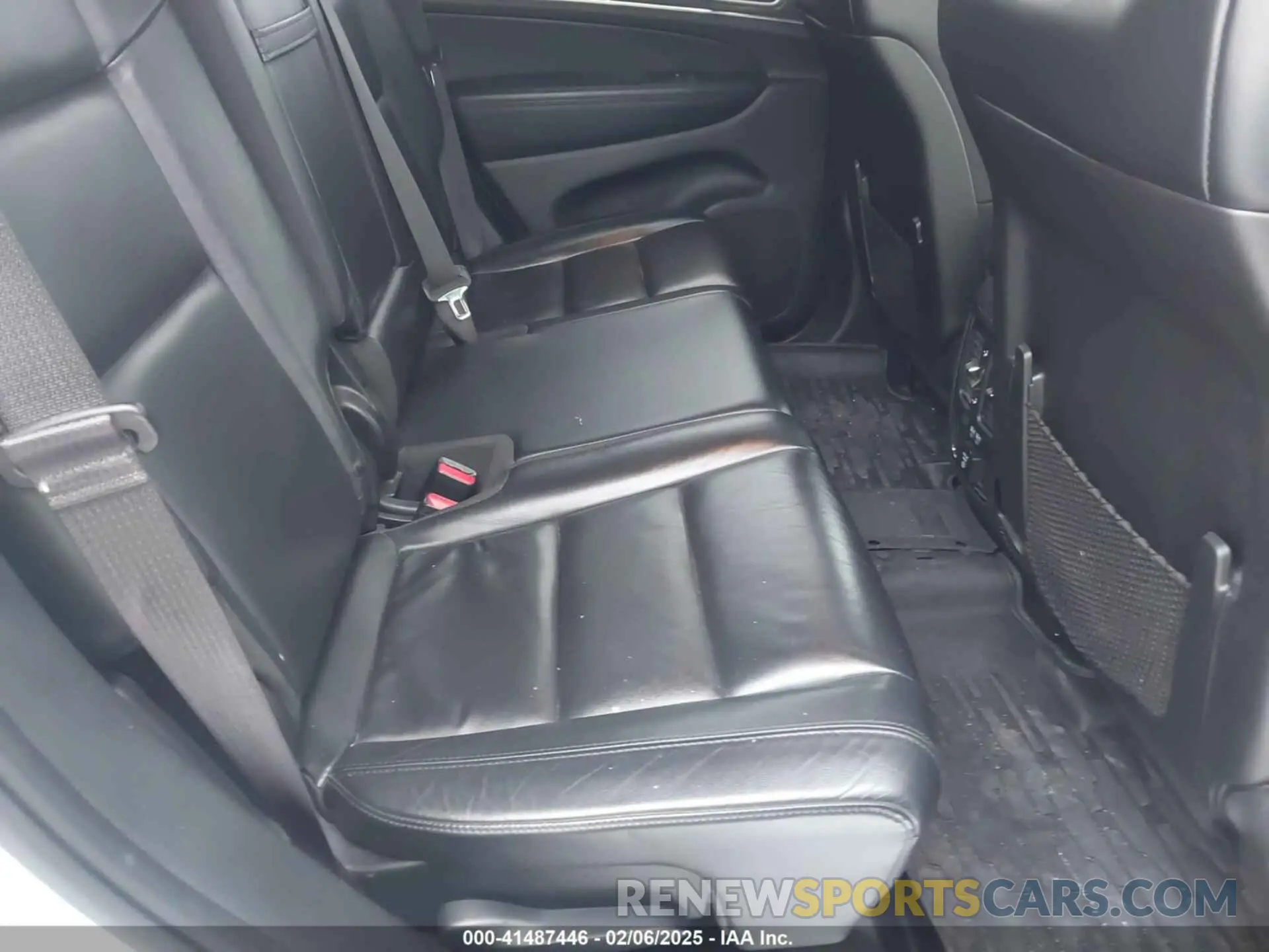 8 Photograph of a damaged car 1C4RJFBG3KC840647 JEEP GRAND CHEROKEE 2019