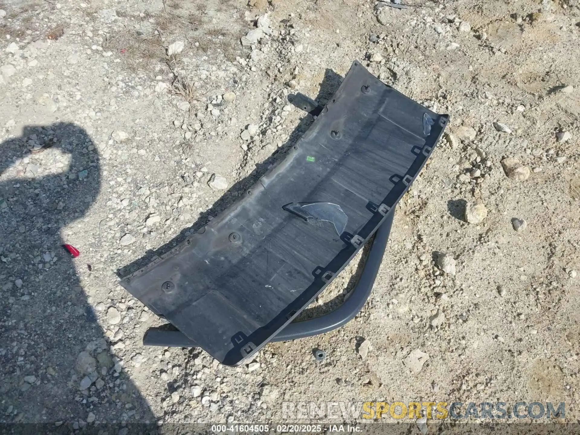 12 Photograph of a damaged car 1C4RJFBG4KC538736 JEEP GRAND CHEROKEE 2019