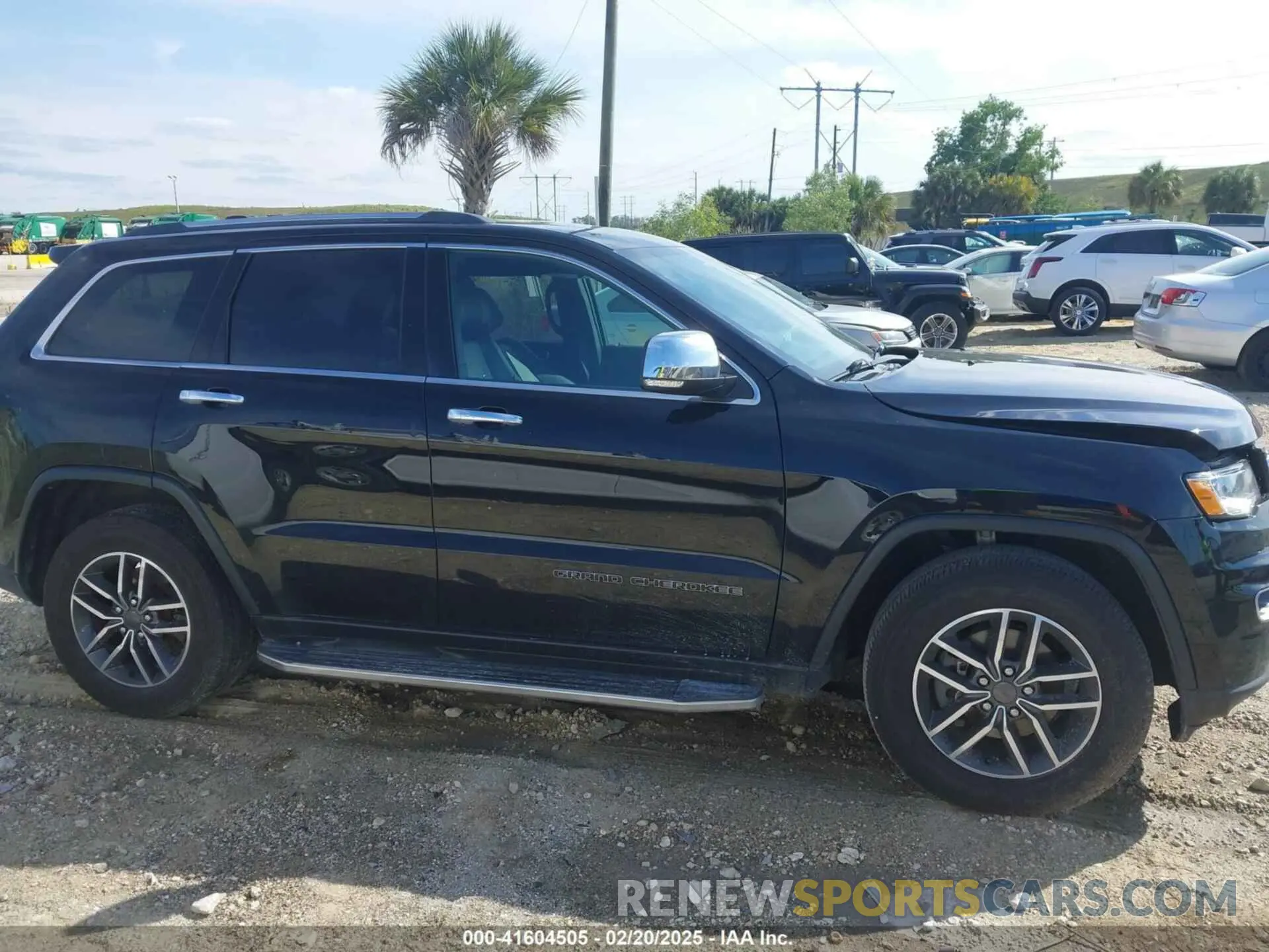 14 Photograph of a damaged car 1C4RJFBG4KC538736 JEEP GRAND CHEROKEE 2019