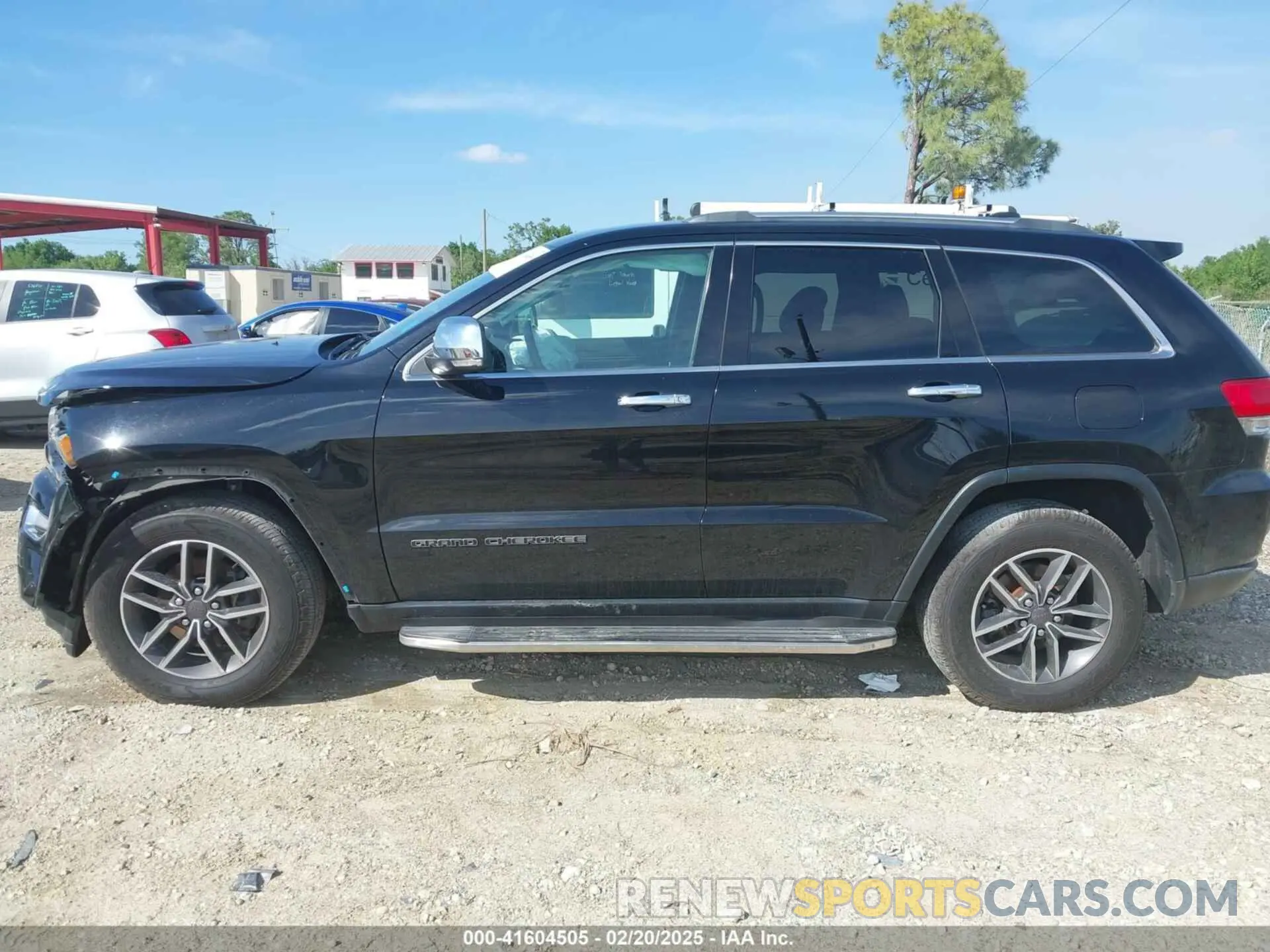 15 Photograph of a damaged car 1C4RJFBG4KC538736 JEEP GRAND CHEROKEE 2019