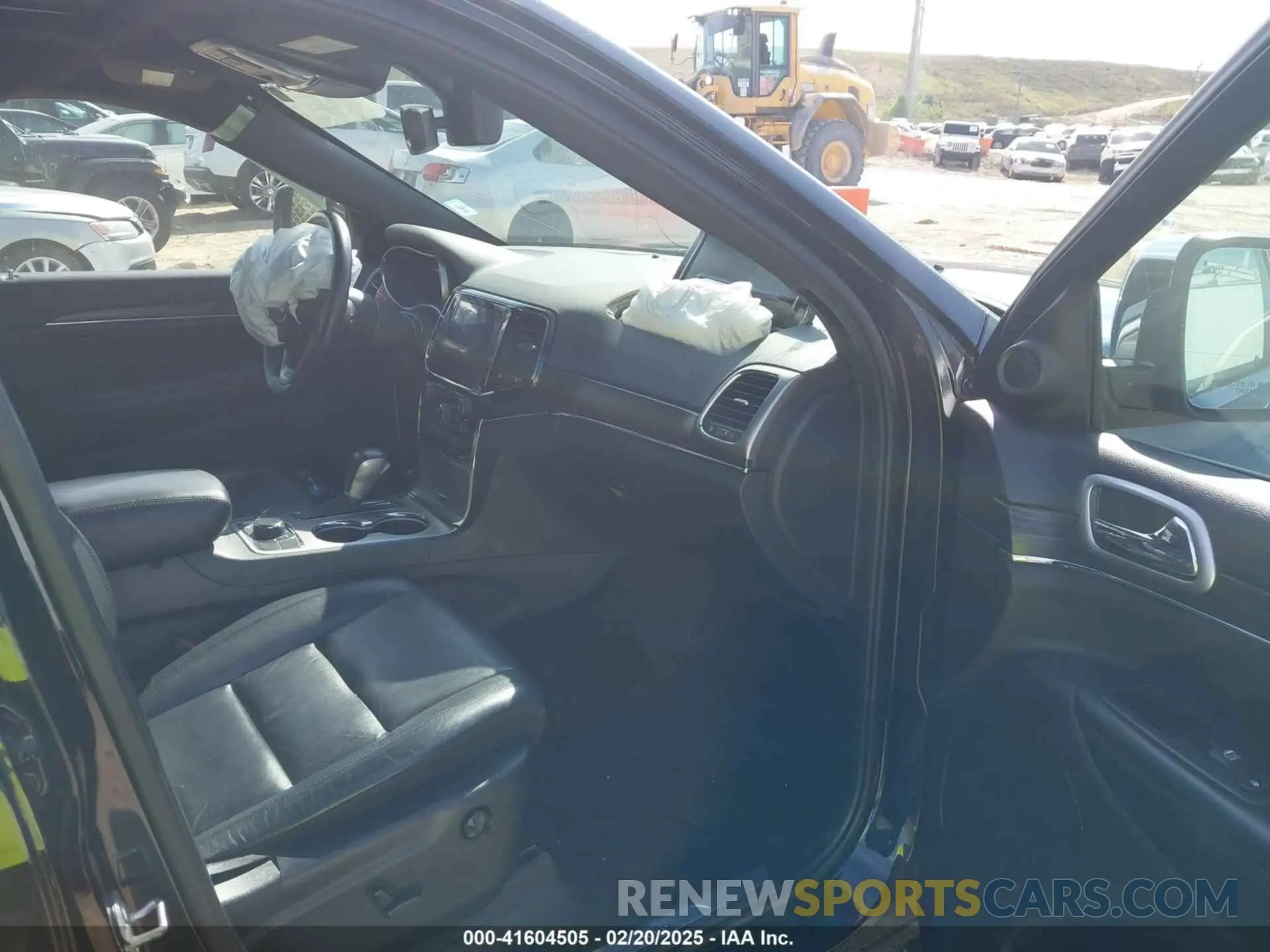 5 Photograph of a damaged car 1C4RJFBG4KC538736 JEEP GRAND CHEROKEE 2019