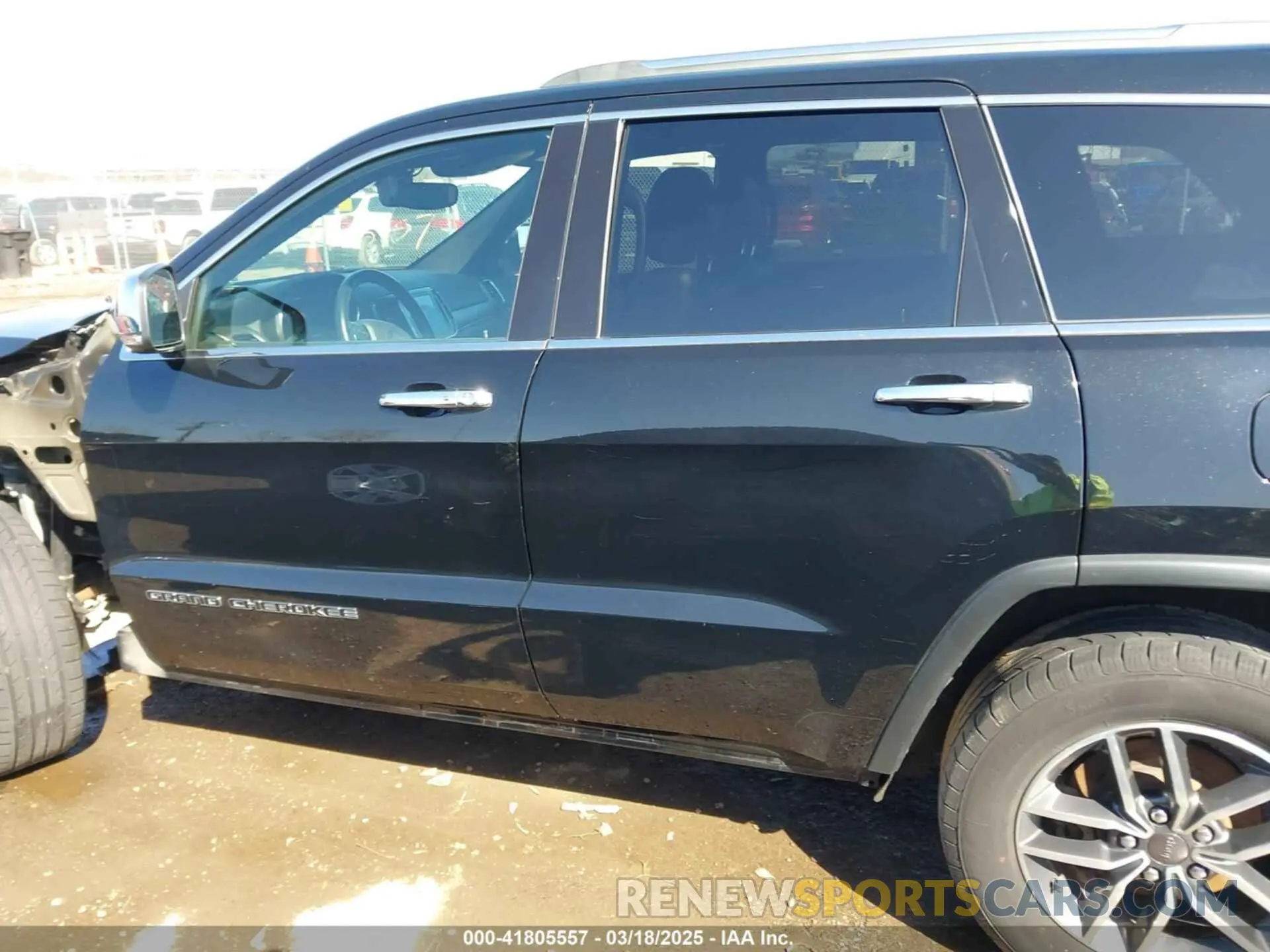 15 Photograph of a damaged car 1C4RJFBG4KC711834 JEEP GRAND CHEROKEE 2019