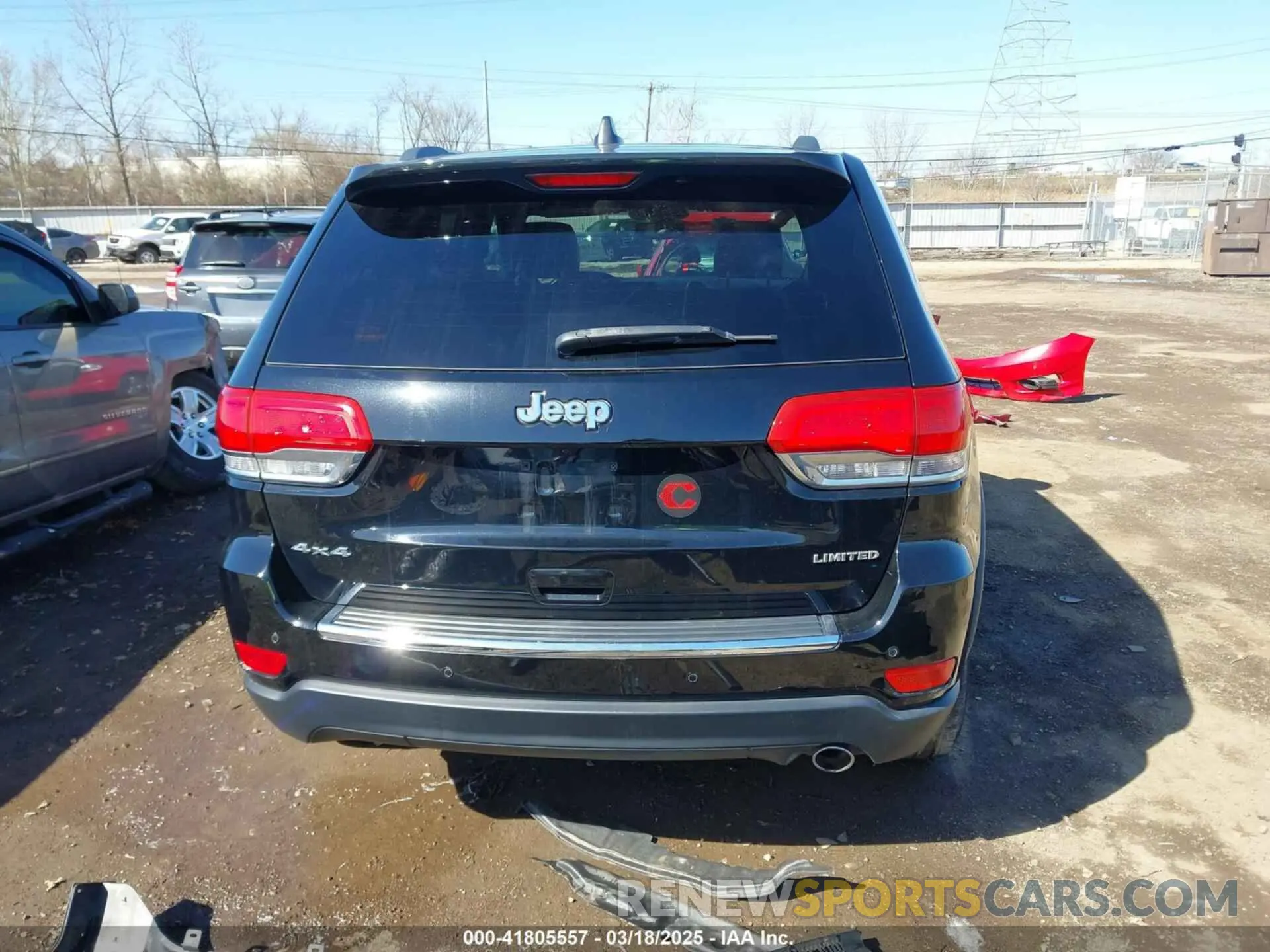 17 Photograph of a damaged car 1C4RJFBG4KC711834 JEEP GRAND CHEROKEE 2019
