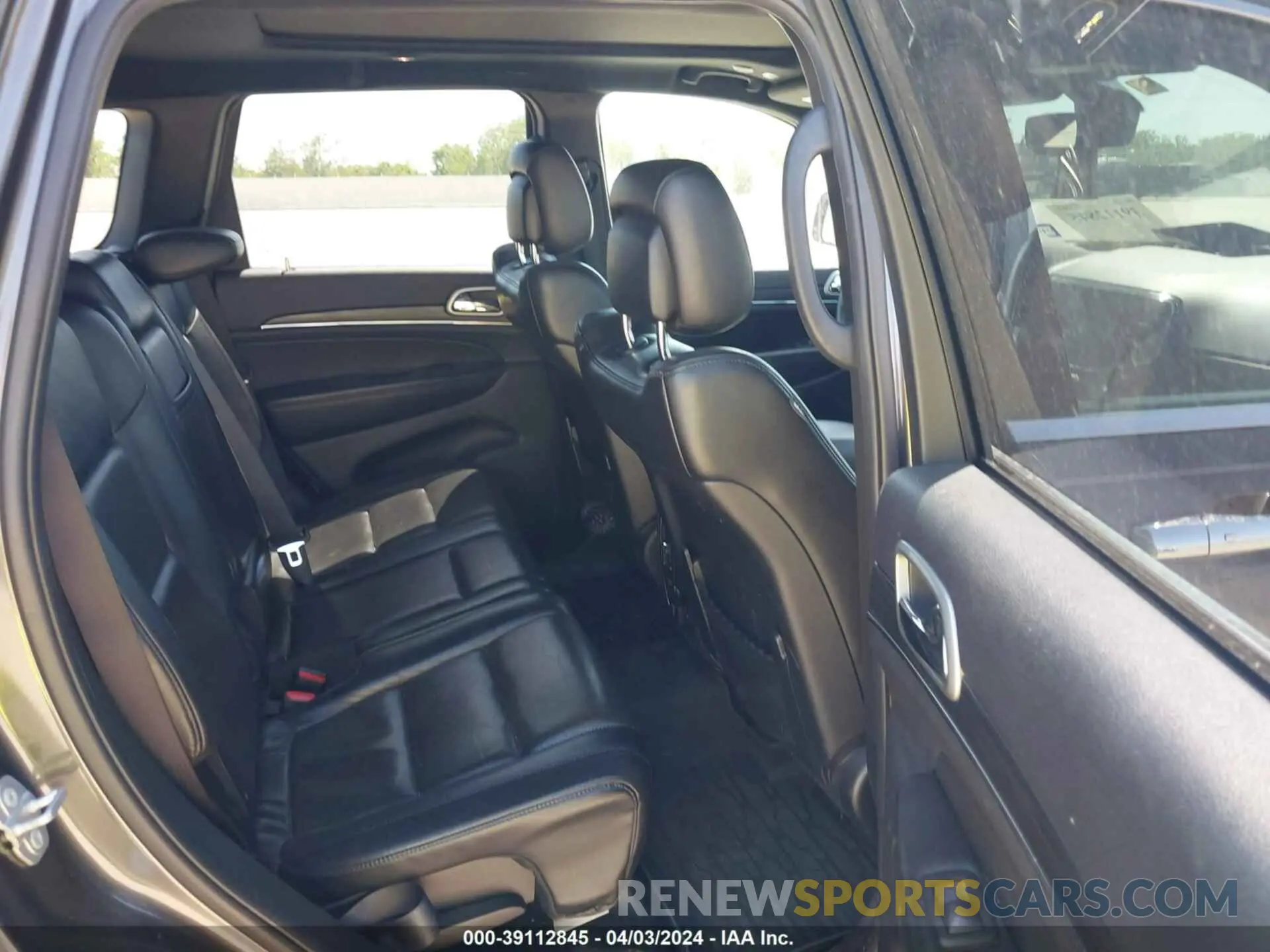 8 Photograph of a damaged car 1C4RJFBG4KC713616 JEEP GRAND CHEROKEE 2019
