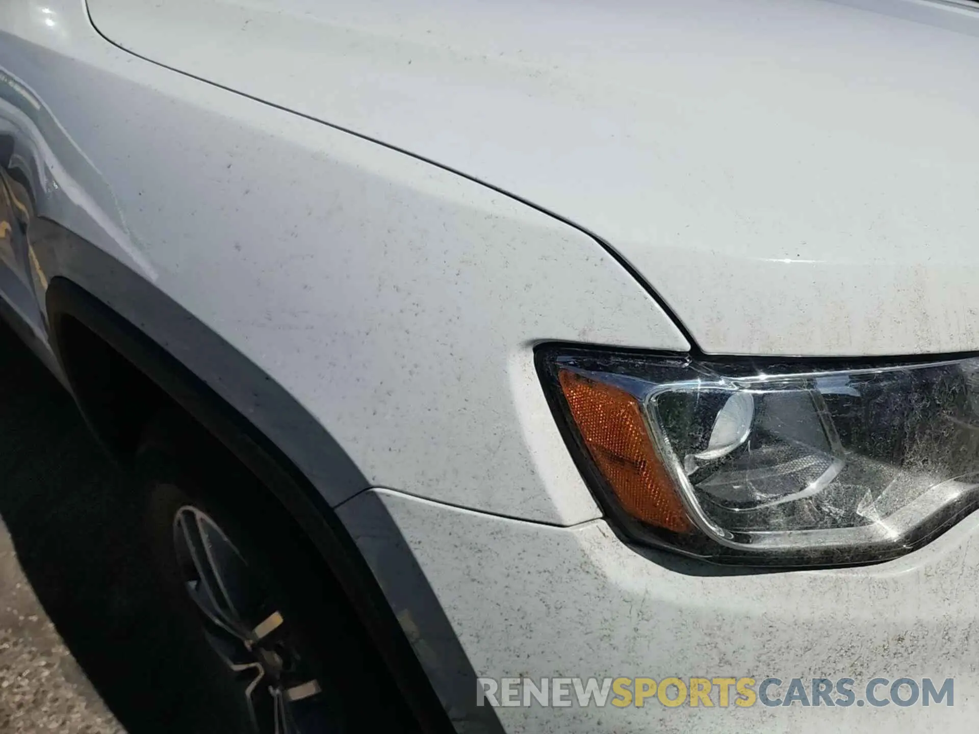 11 Photograph of a damaged car 1C4RJFBG4KC739343 JEEP GRAND CHEROKEE 2019