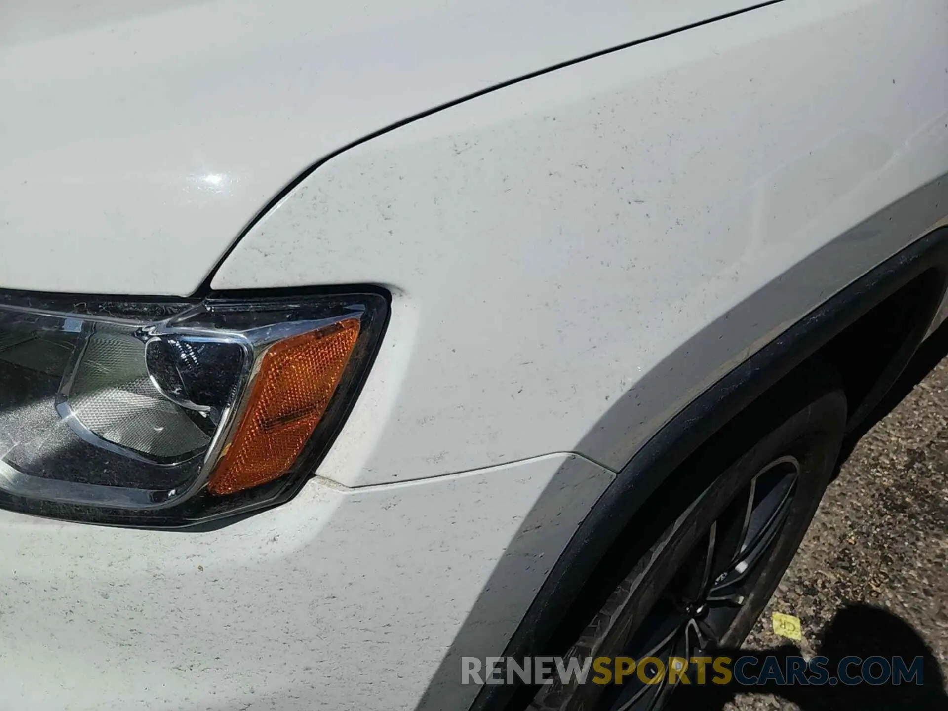 12 Photograph of a damaged car 1C4RJFBG4KC739343 JEEP GRAND CHEROKEE 2019