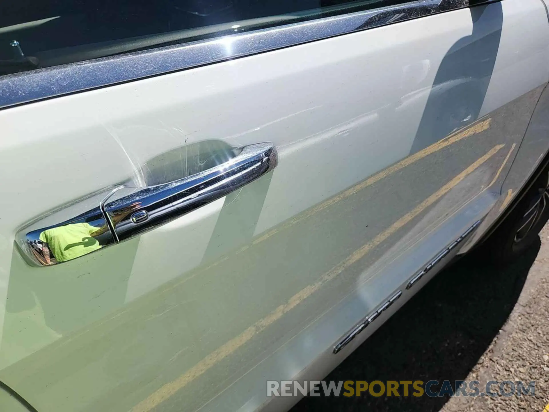 23 Photograph of a damaged car 1C4RJFBG4KC739343 JEEP GRAND CHEROKEE 2019