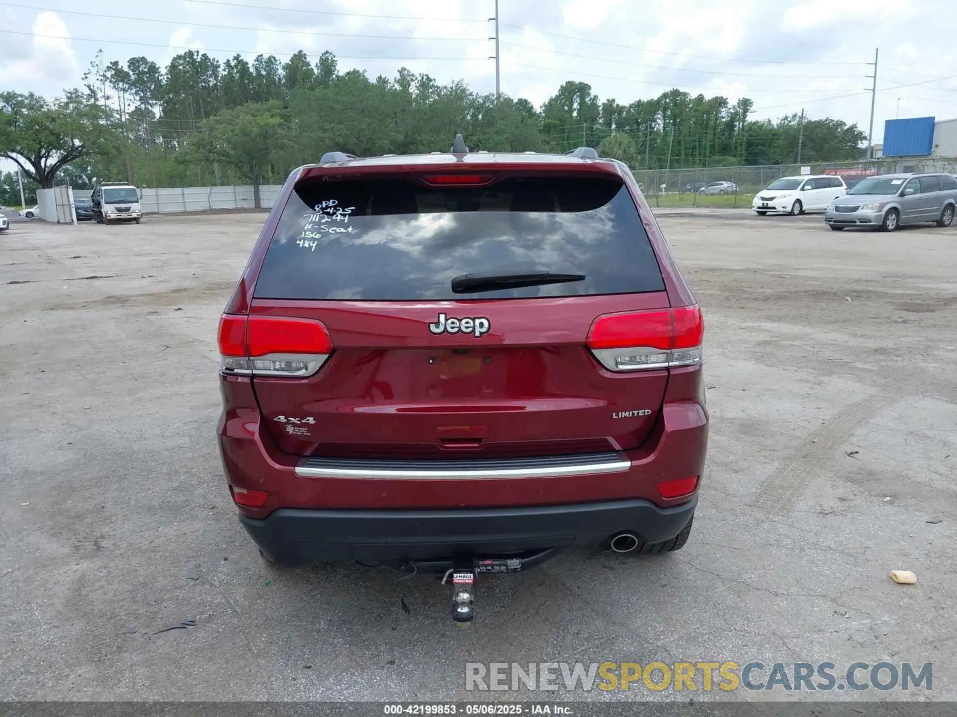 16 Photograph of a damaged car 1C4RJFBG4KC787828 JEEP GRAND CHEROKEE 2019