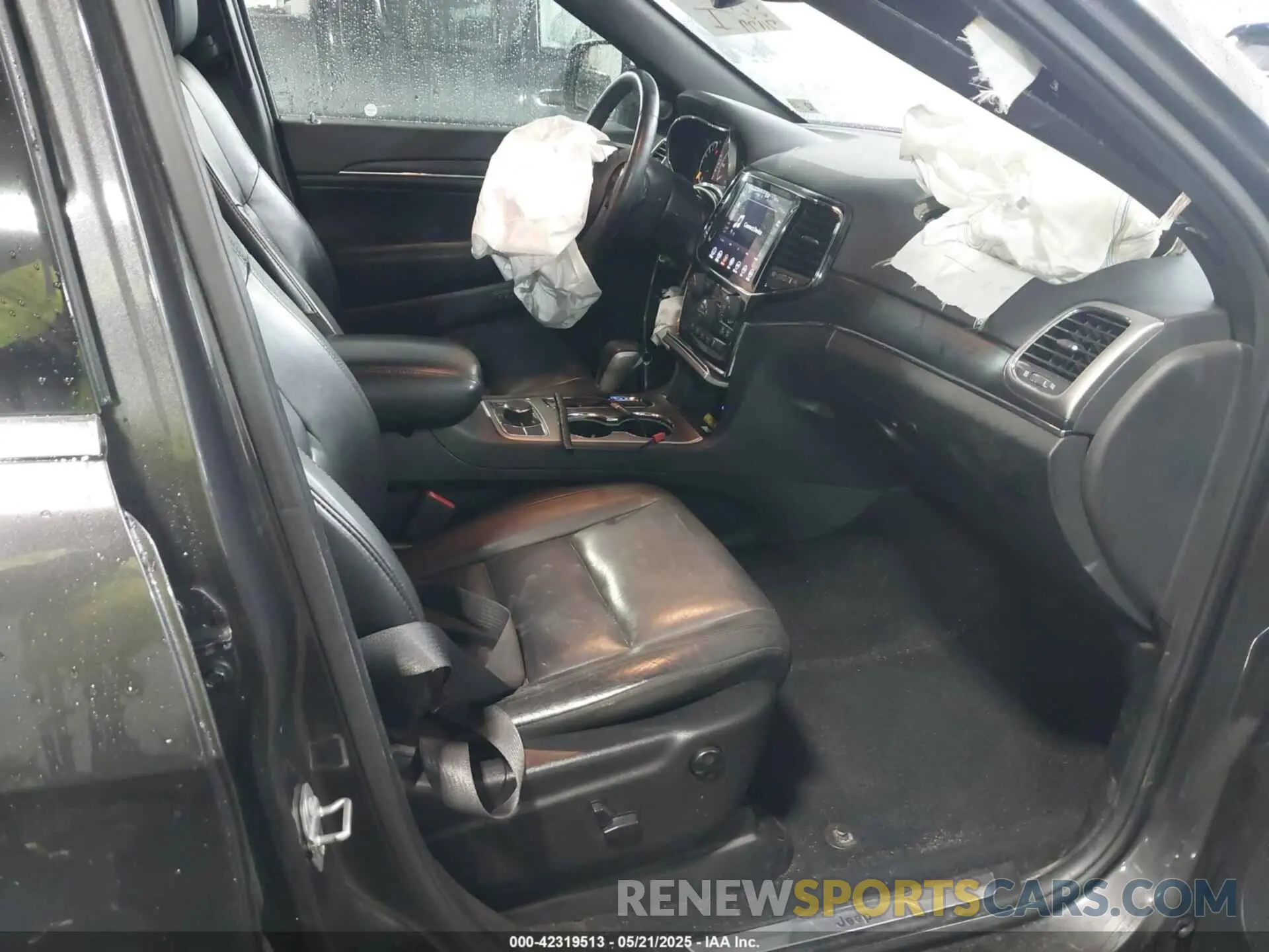 5 Photograph of a damaged car 1C4RJFBG4KC794102 JEEP GRAND CHEROKEE 2019