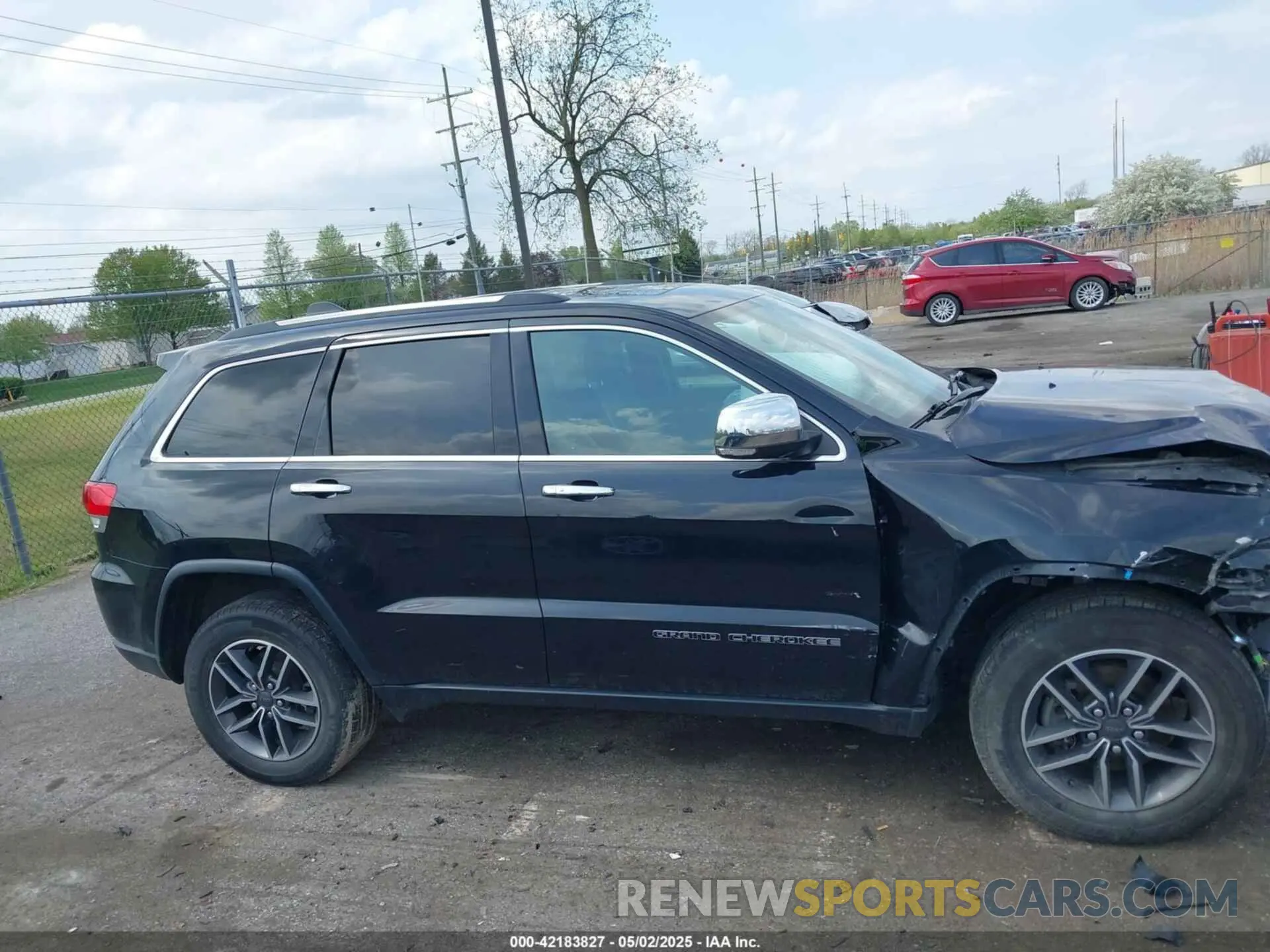 13 Photograph of a damaged car 1C4RJFBG4KC809634 JEEP GRAND CHEROKEE 2019