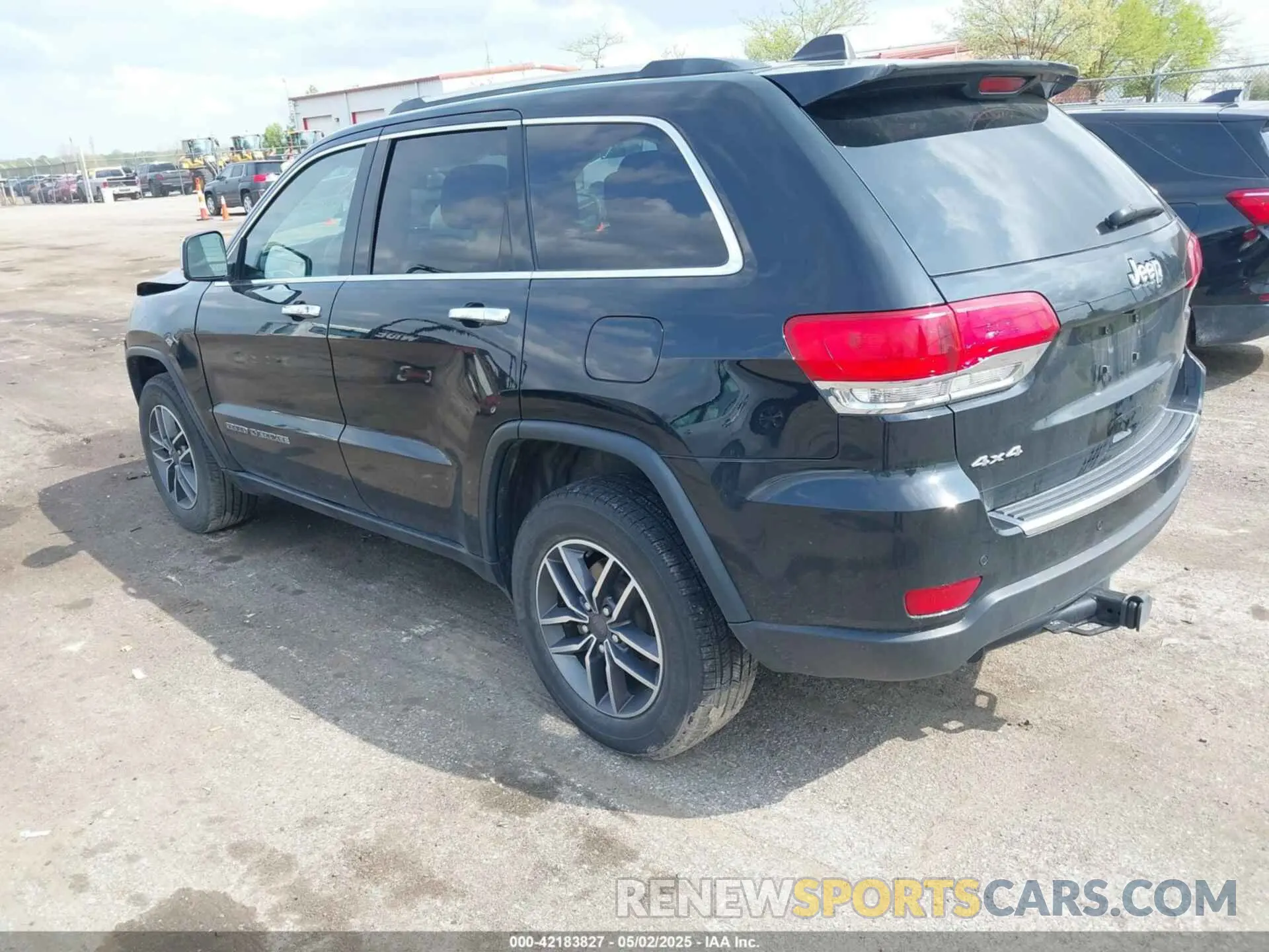 3 Photograph of a damaged car 1C4RJFBG4KC809634 JEEP GRAND CHEROKEE 2019