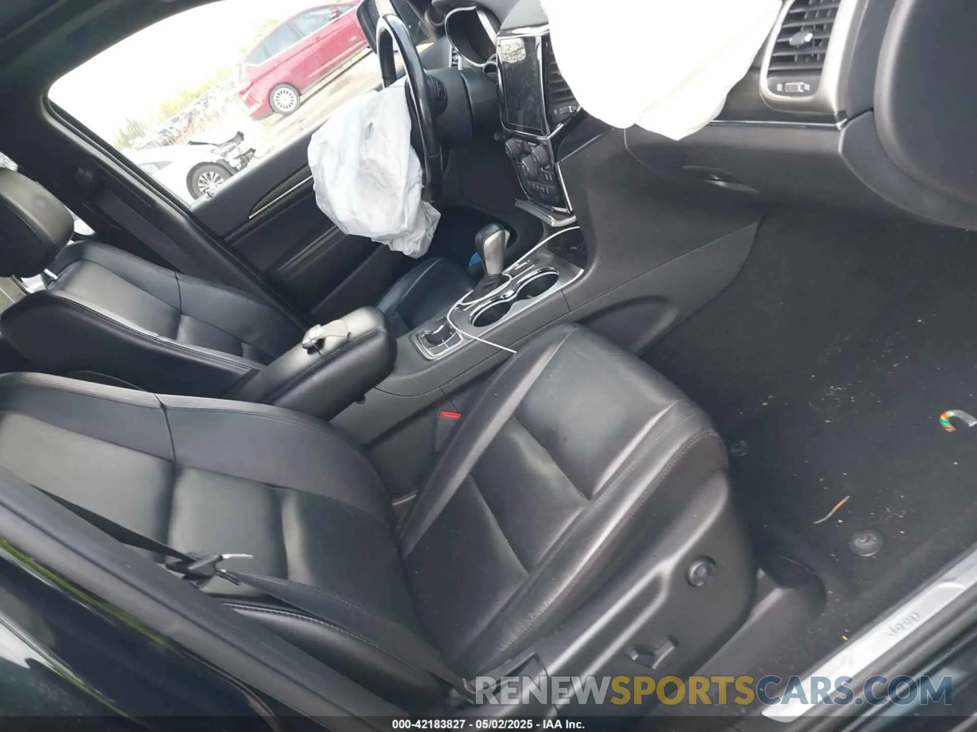 5 Photograph of a damaged car 1C4RJFBG4KC809634 JEEP GRAND CHEROKEE 2019